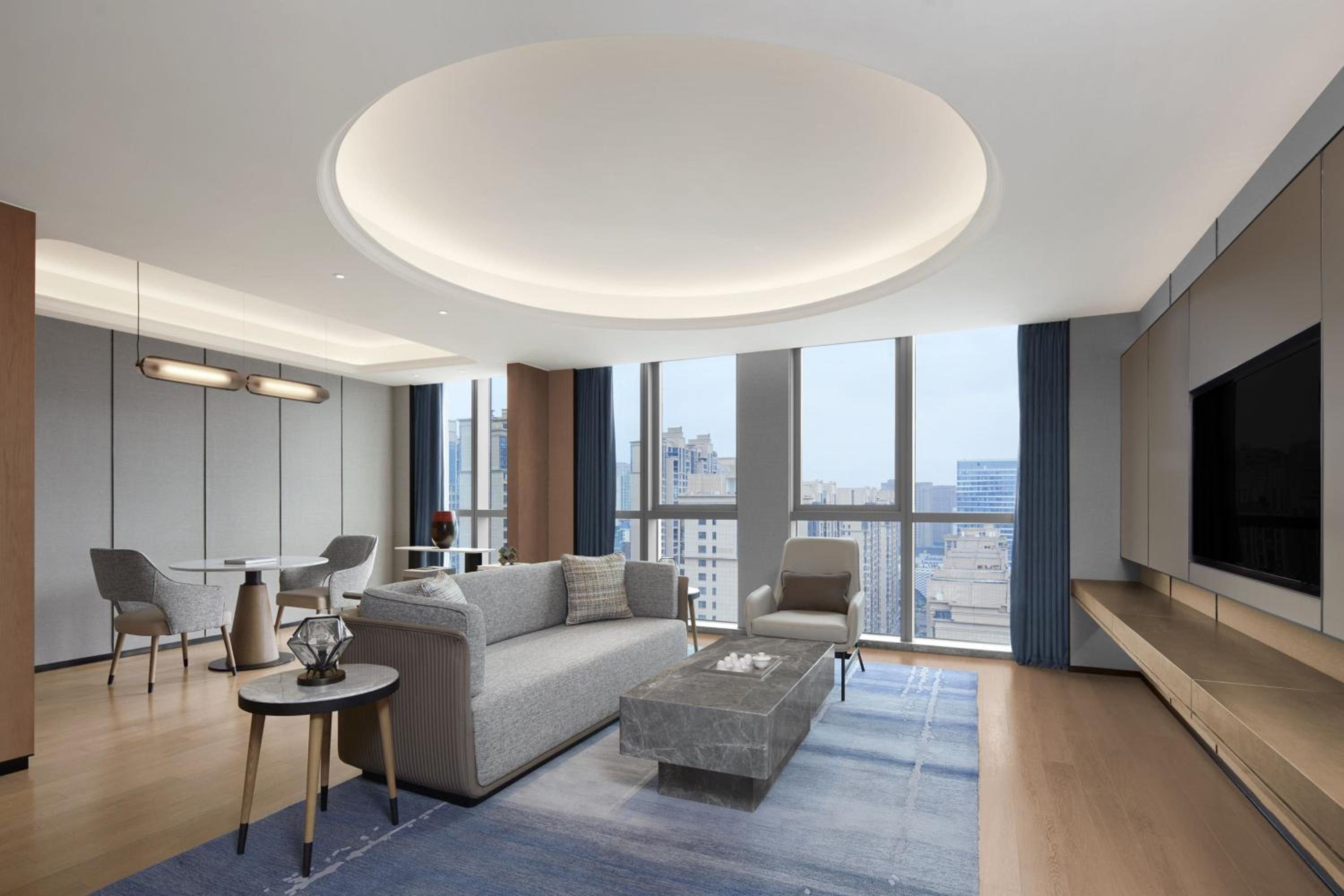 One Bedroom Executive Suite with Executive Lounge Access