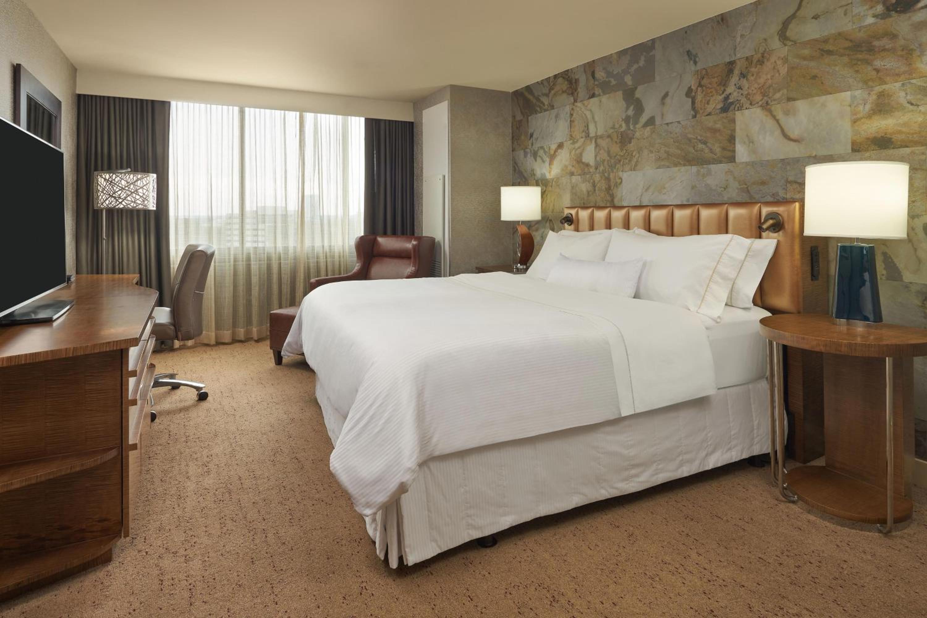 Junior Suite, 1 King, Sofa bed  - Photo 1