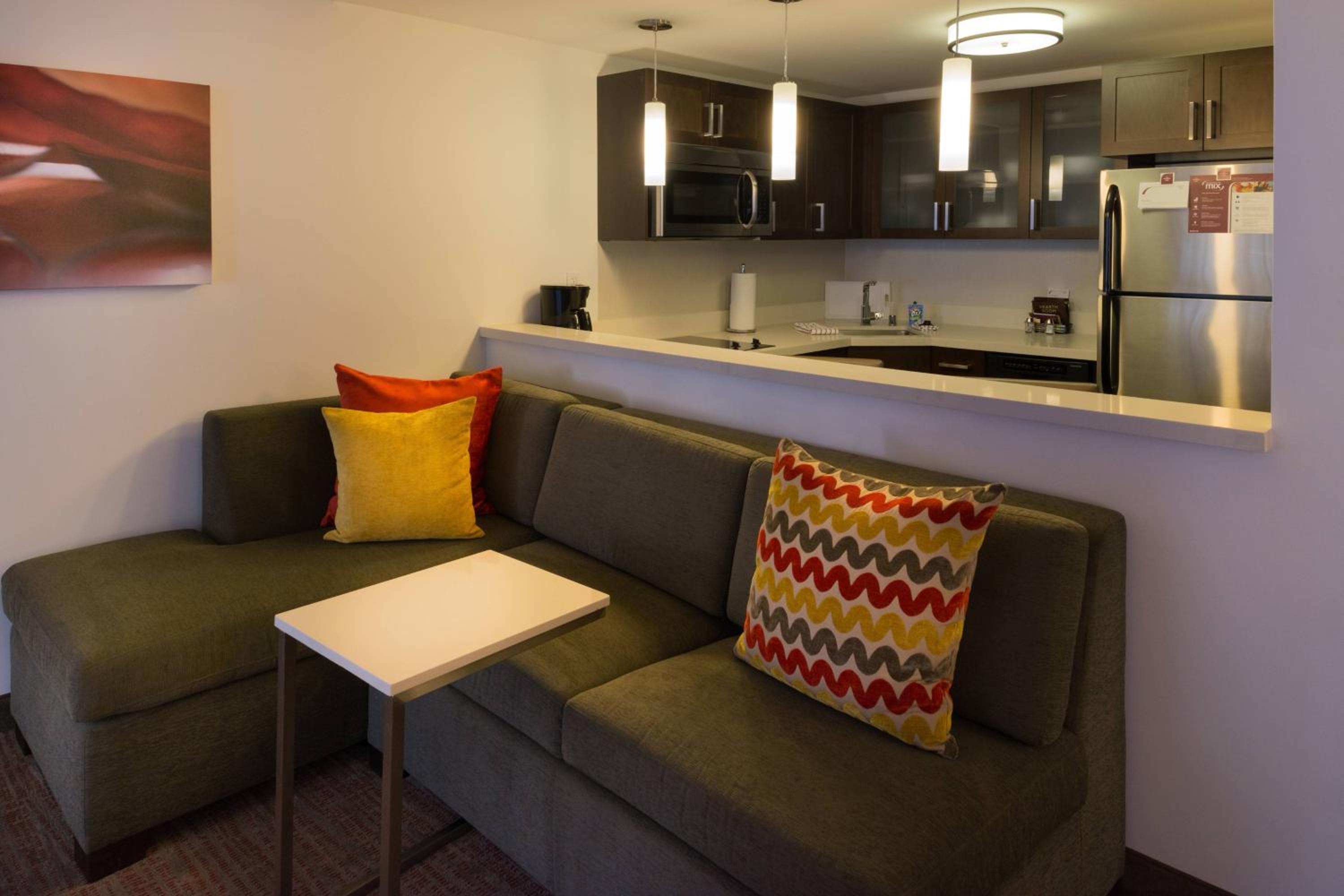 King Studio with Sofa Bed - Hearing Accessible photo 2