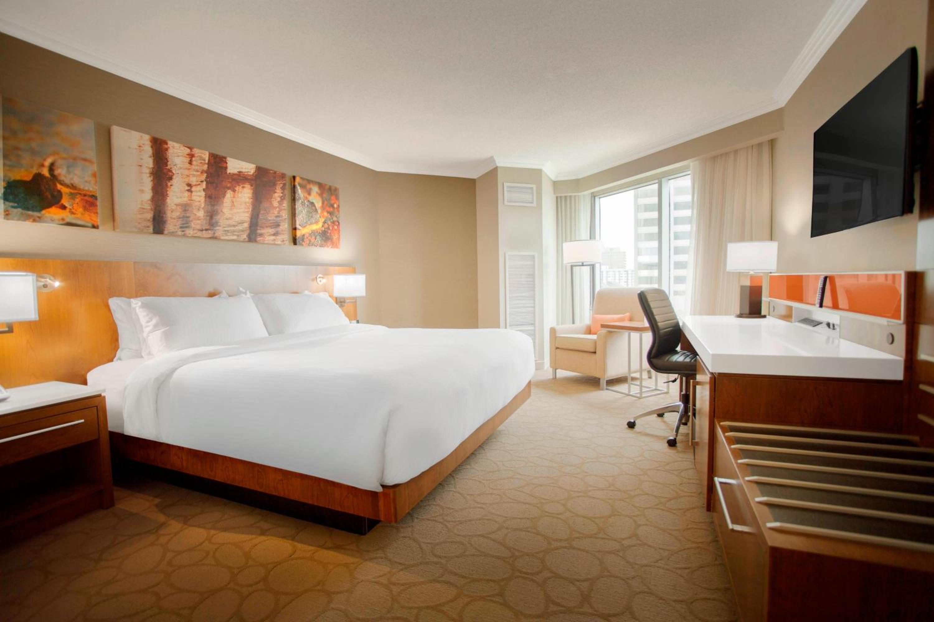 Corner King Room