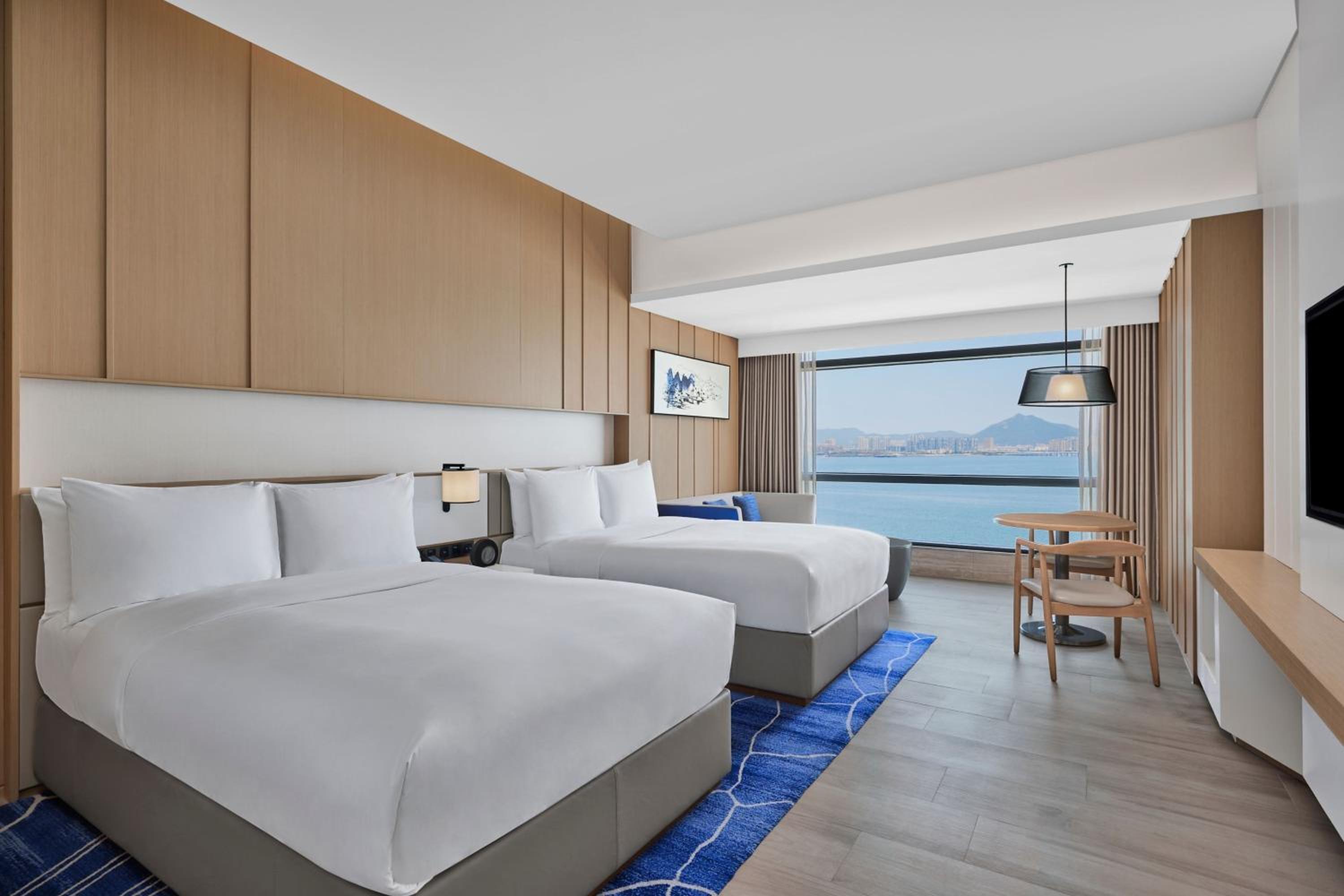 Deluxe Two Double Beds Room with Sea Views - Photo 3
