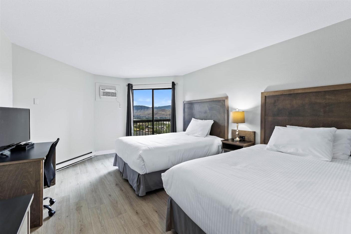 Double Room with Balcony - Photo 1