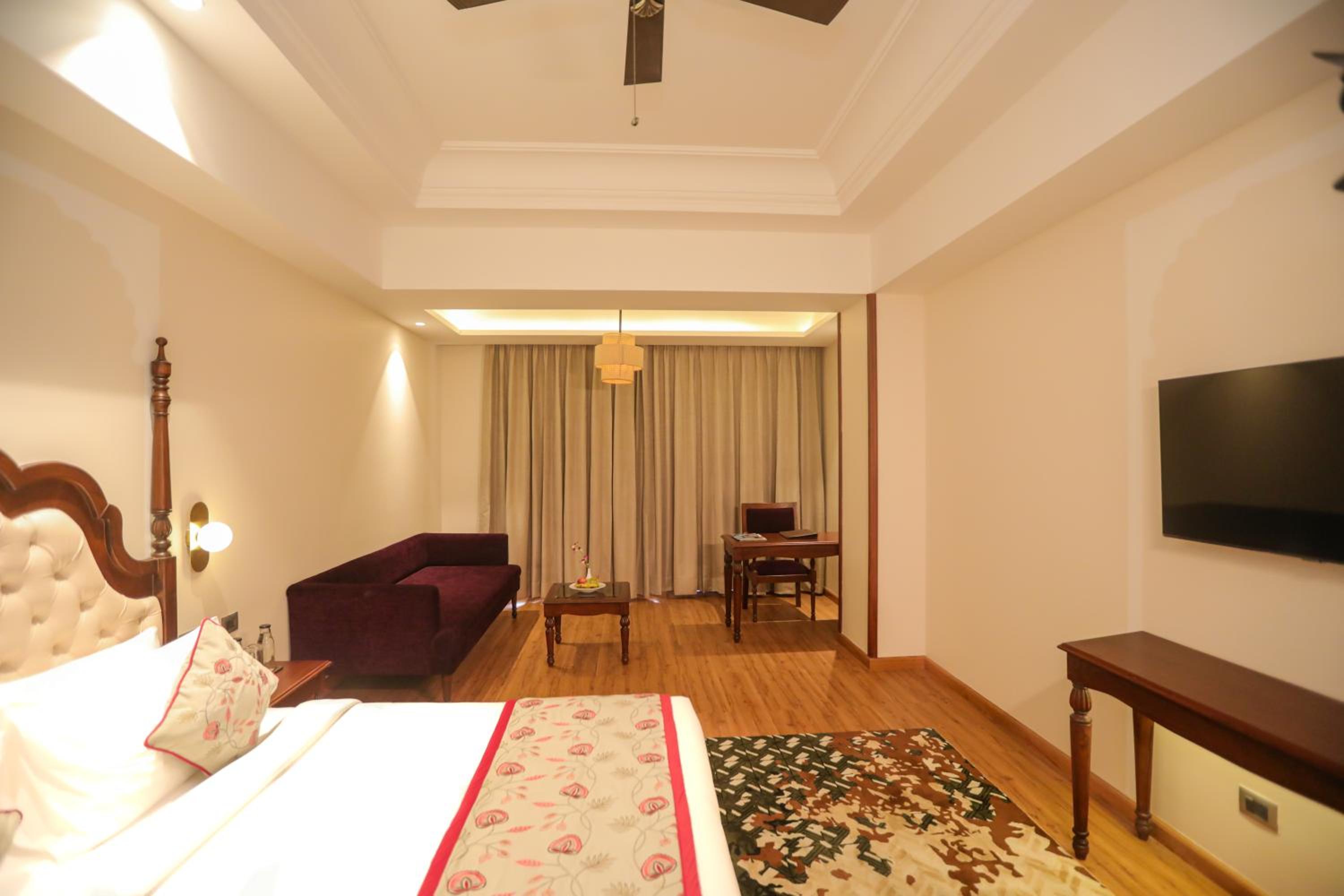 Mughal Club Room with Balcony - Photo 30