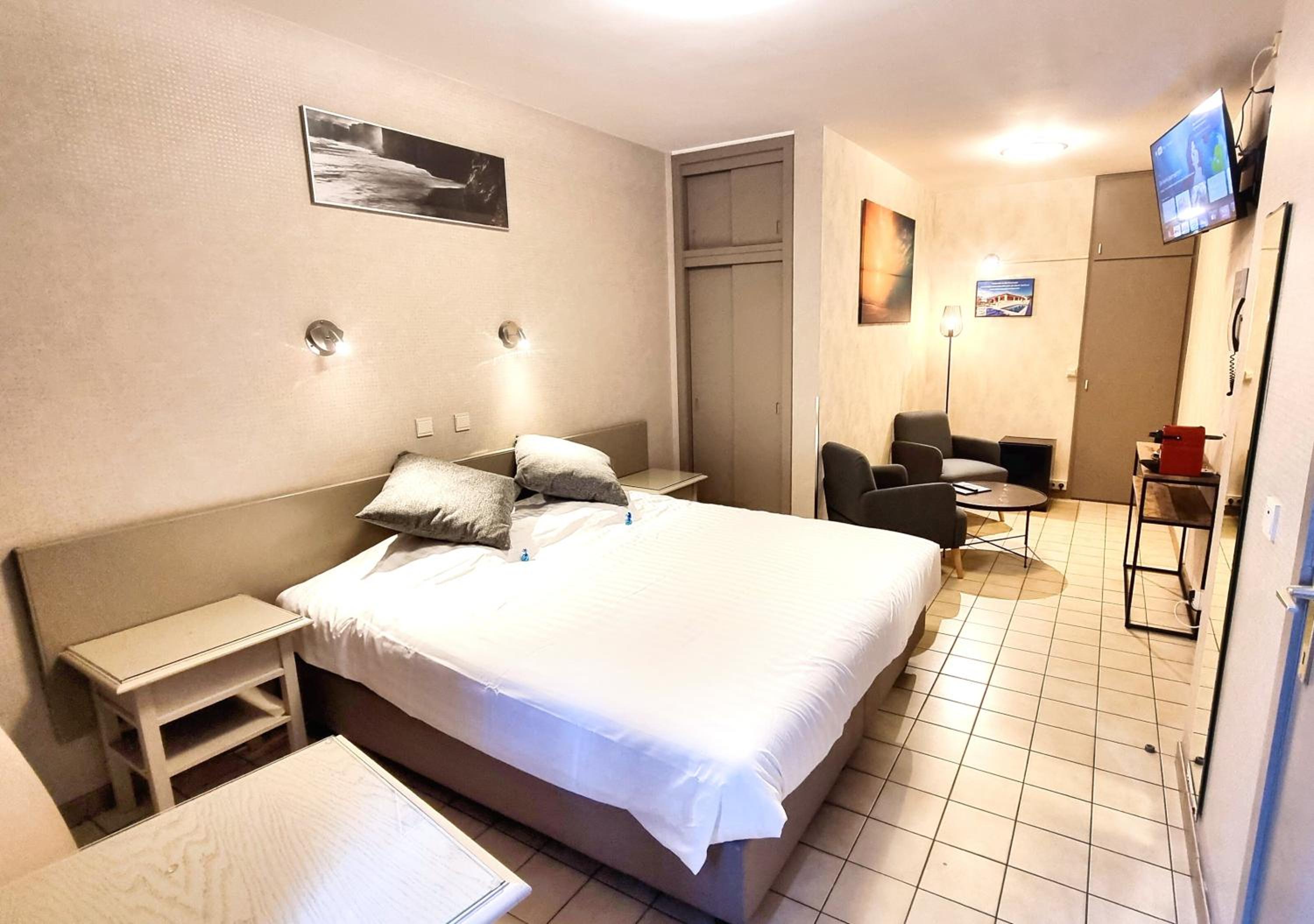 Deluxe Double Room with Shower photo 1