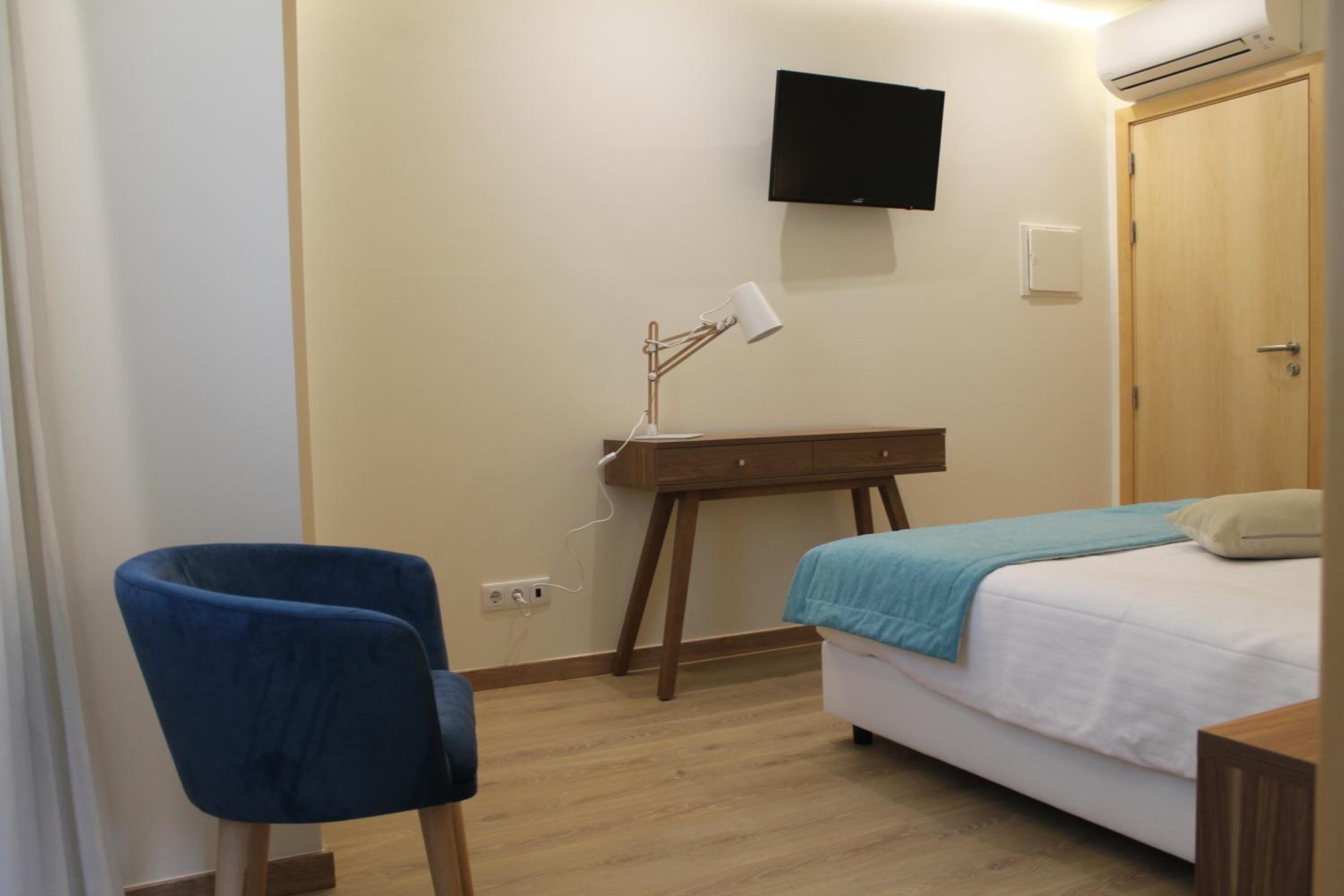Standard Double Room - Photo 6
