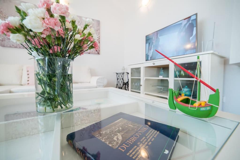 Two-Bedroom Deluxe Apartment with Balcony