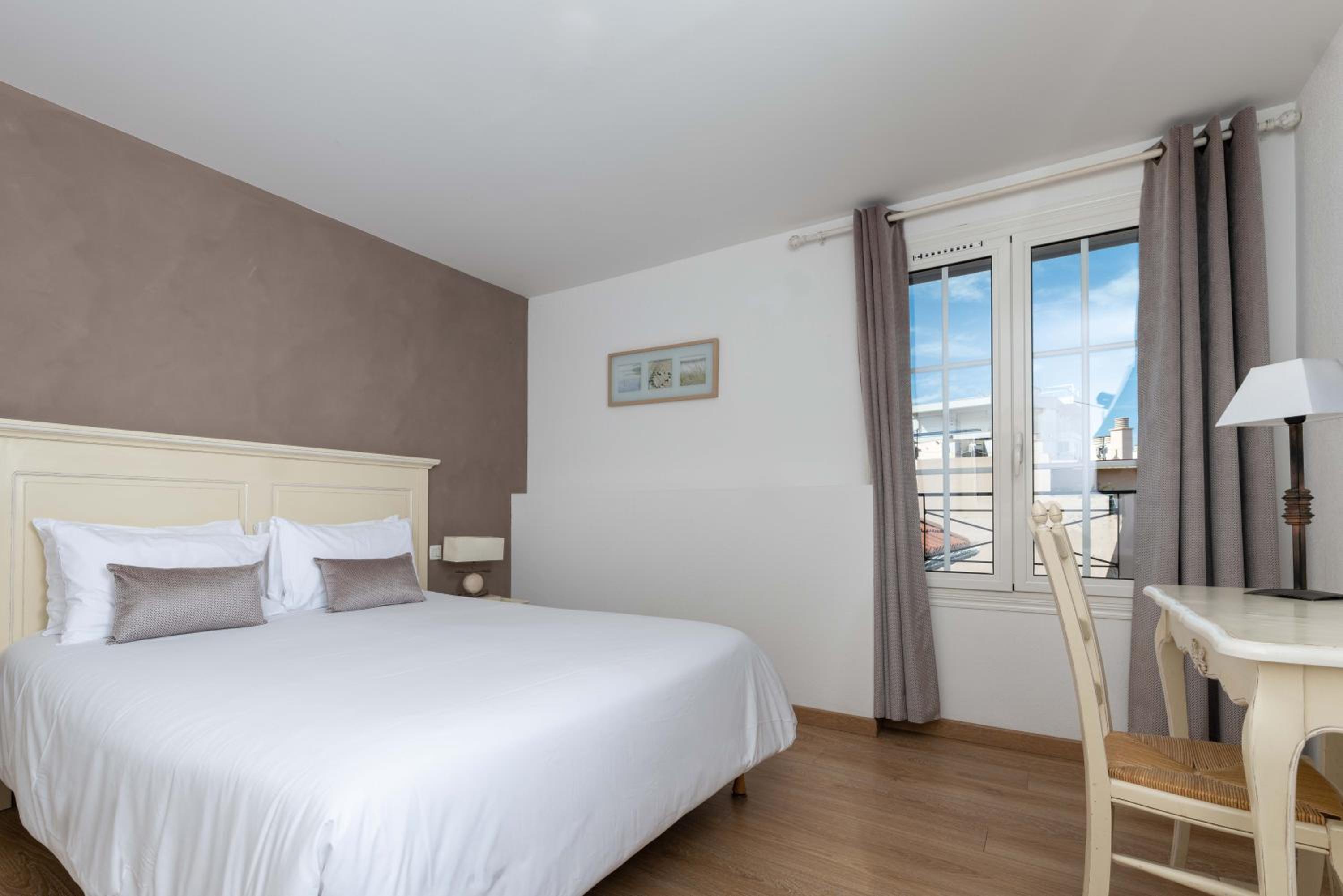 Large Superior Double Room  - Photo 3