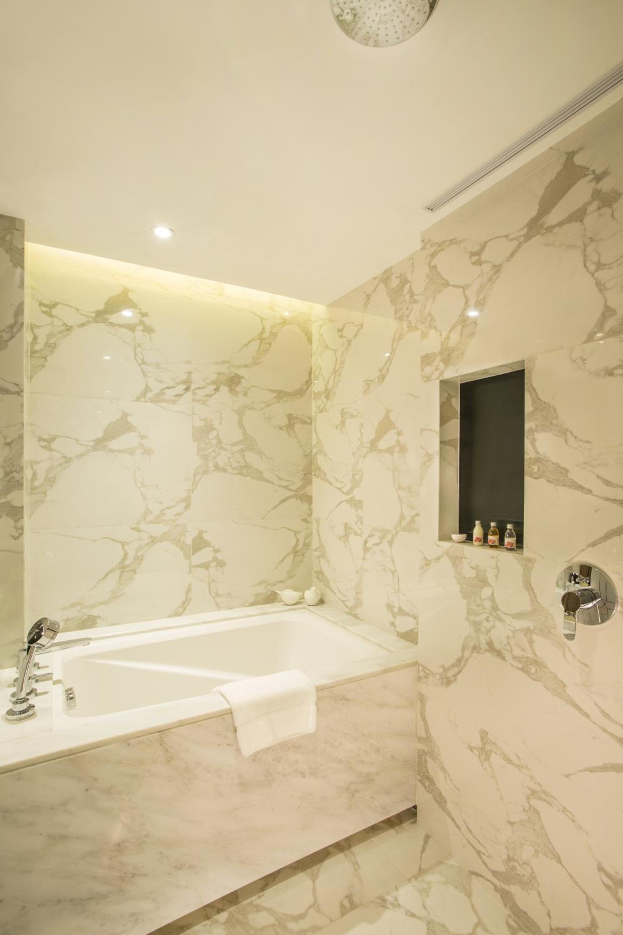 Executive Suite thumbnail 5