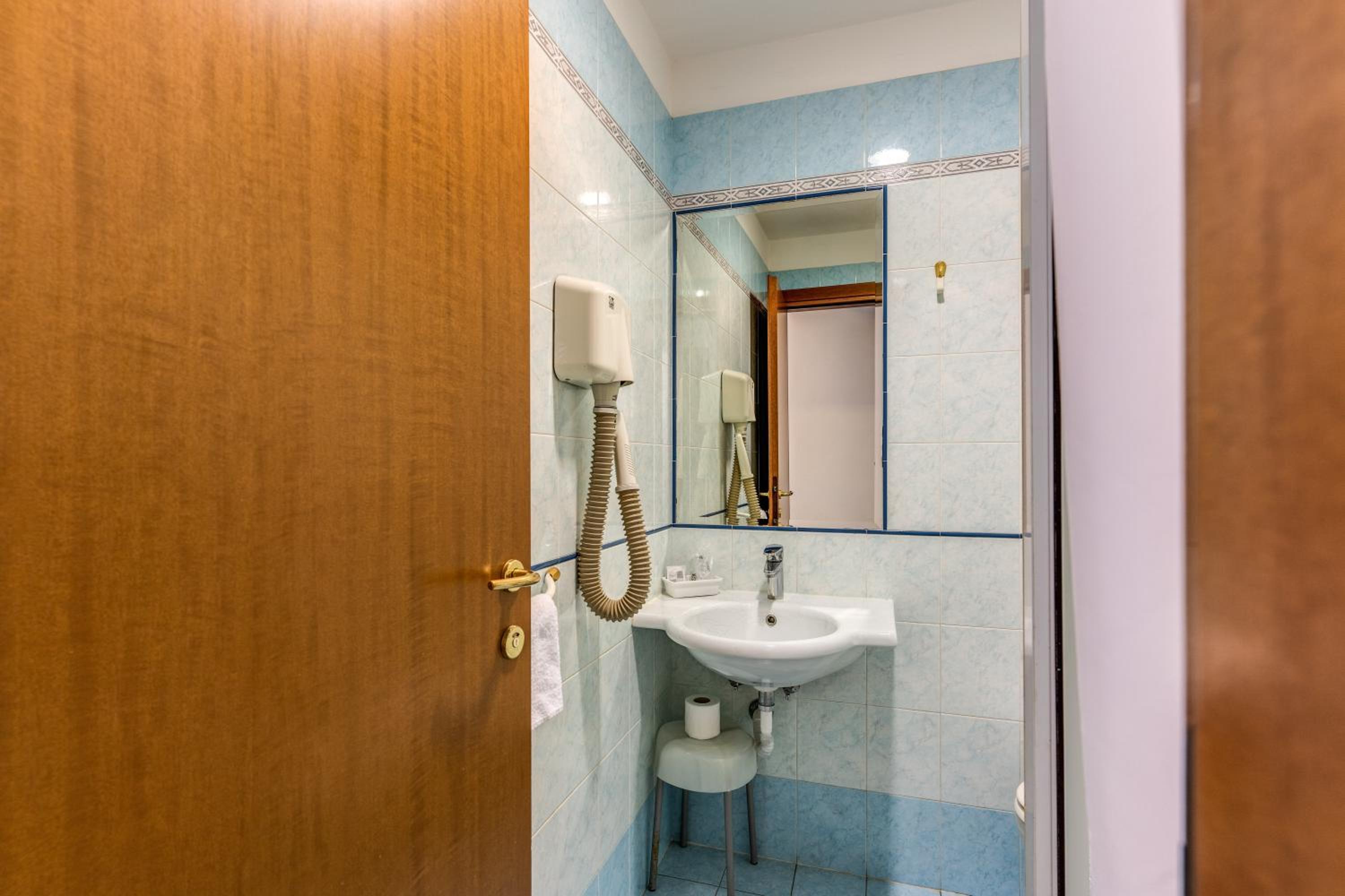 Single Room with French Bed