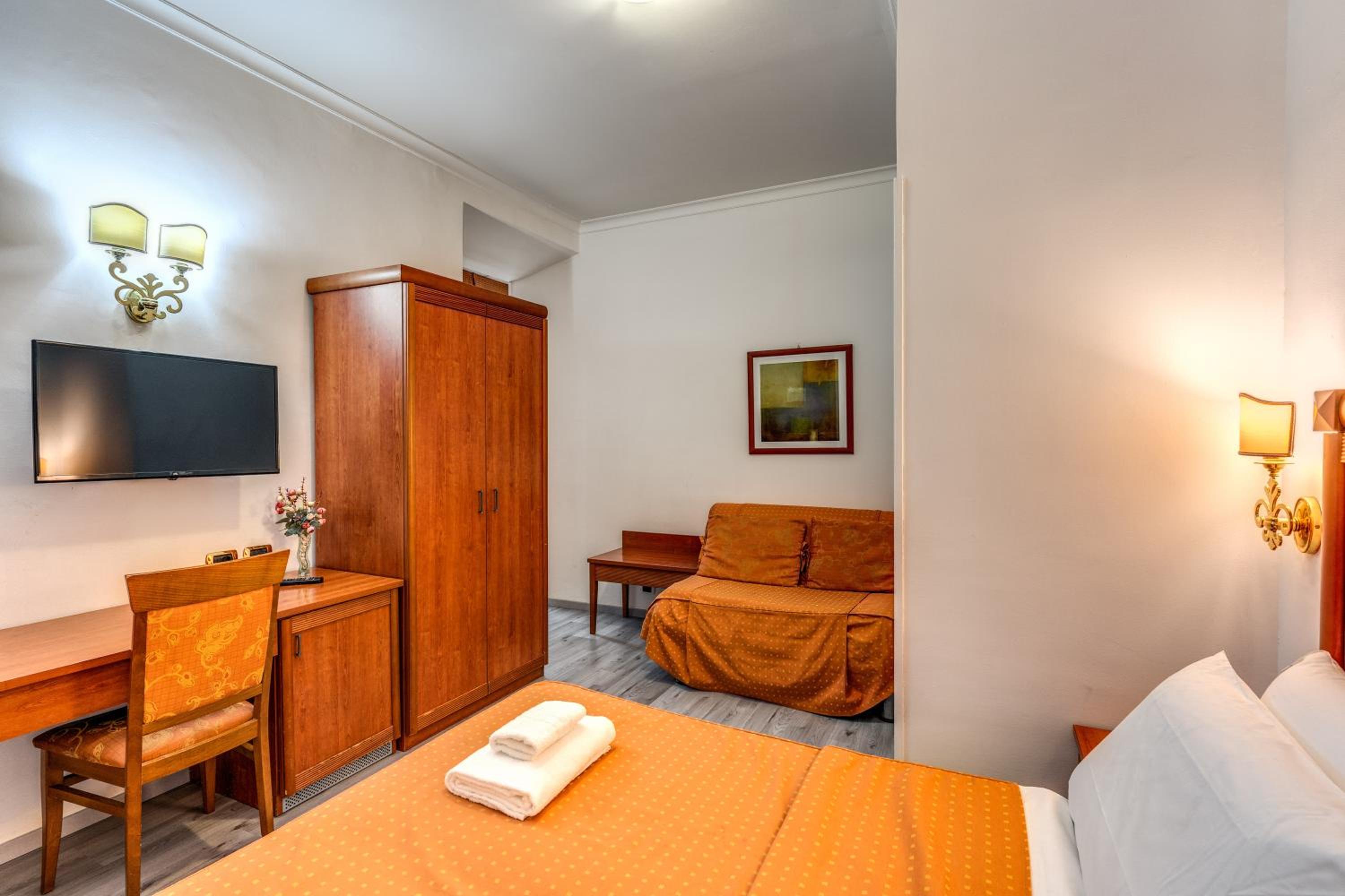 Basic Triple Room
