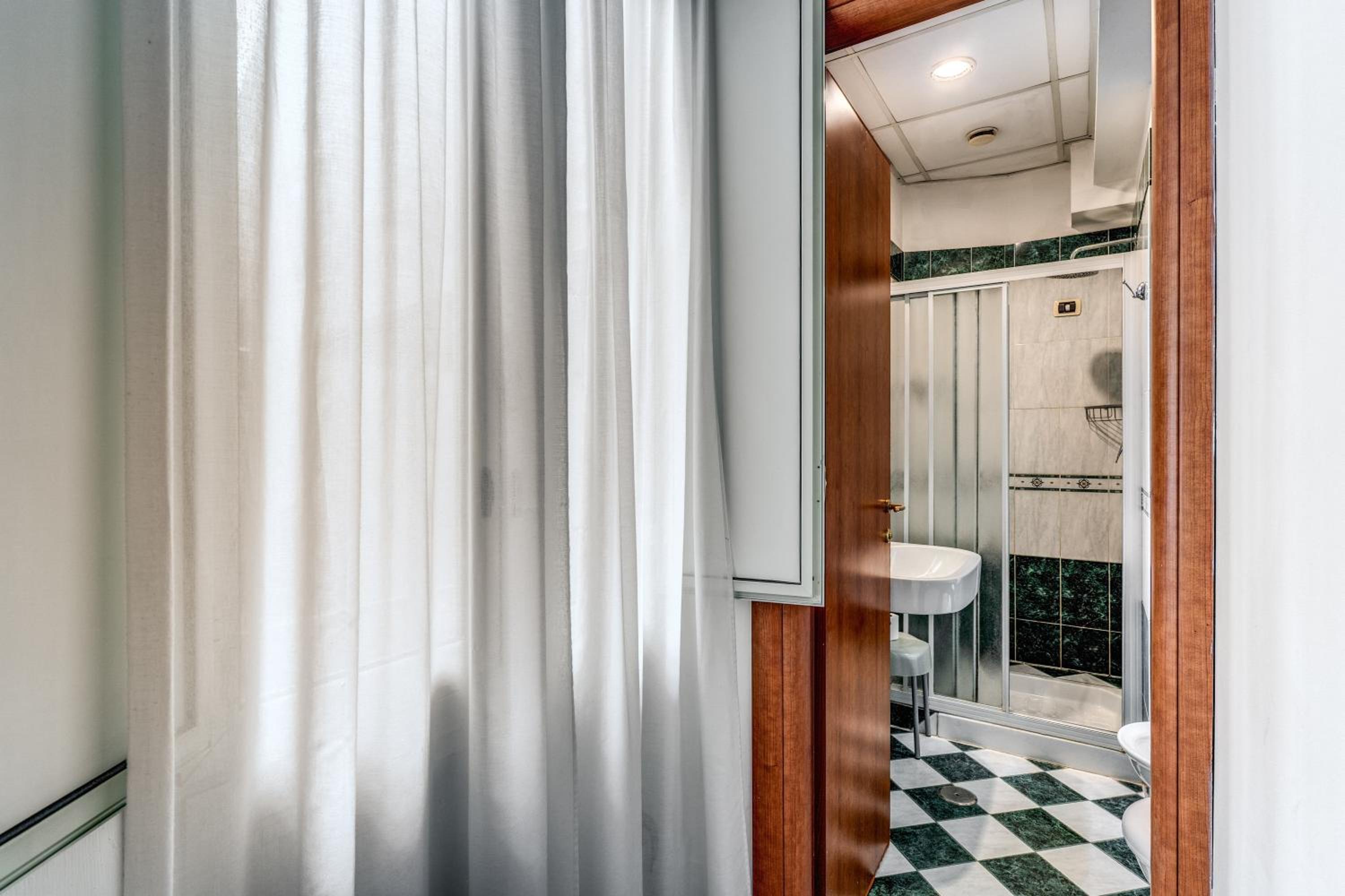 Basic Triple Room