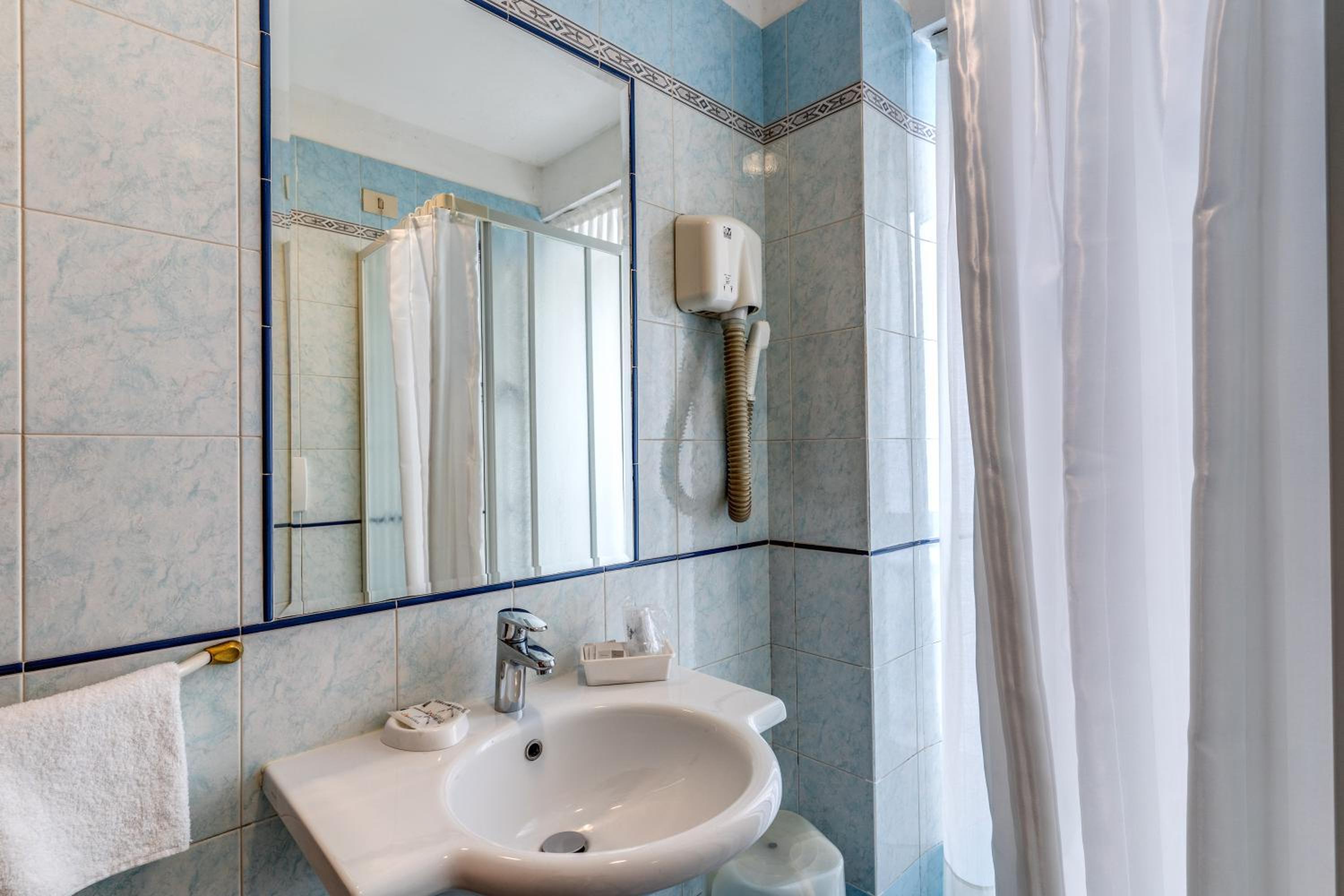 Basic Triple Room
