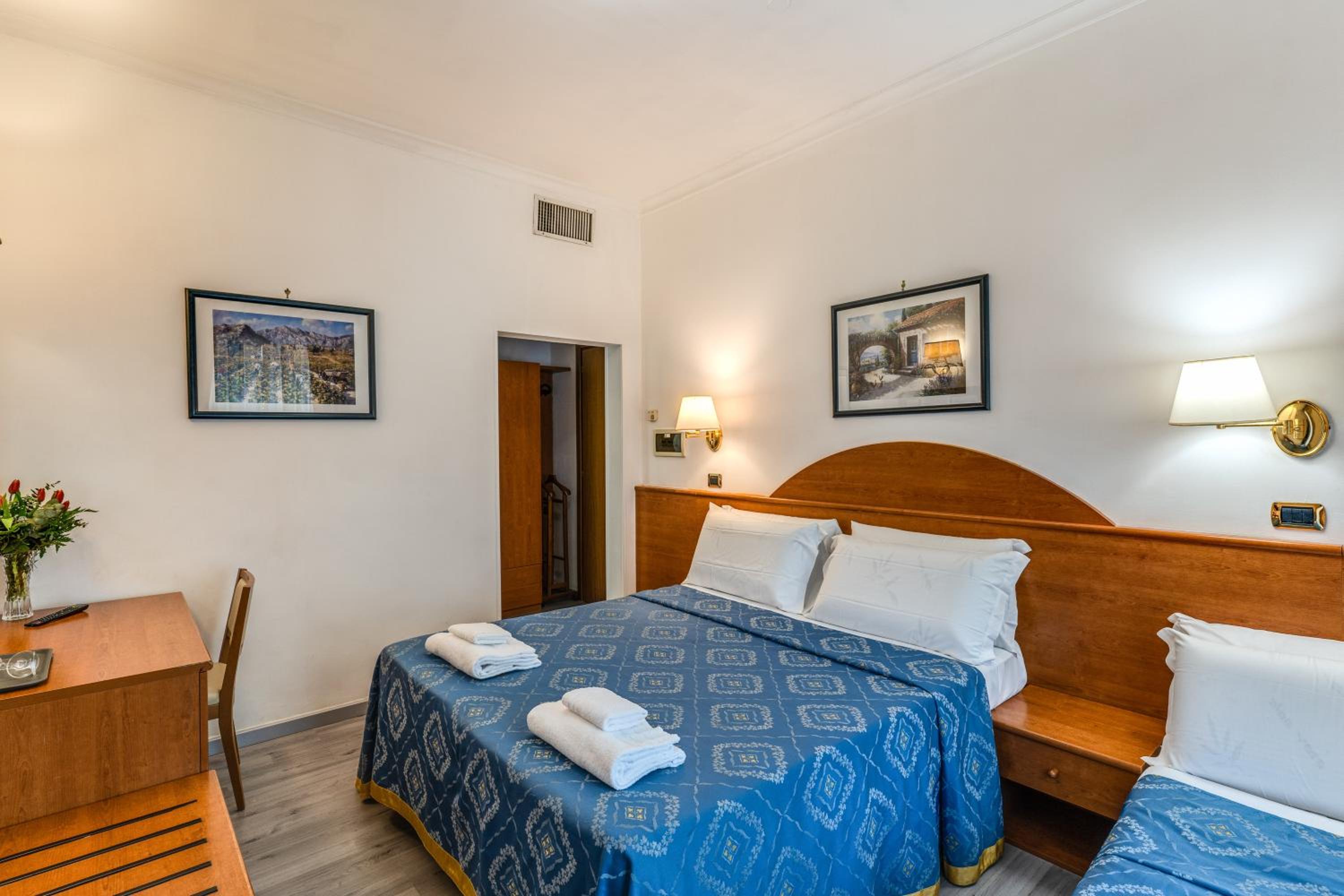 Basic Triple Room - Photo 15