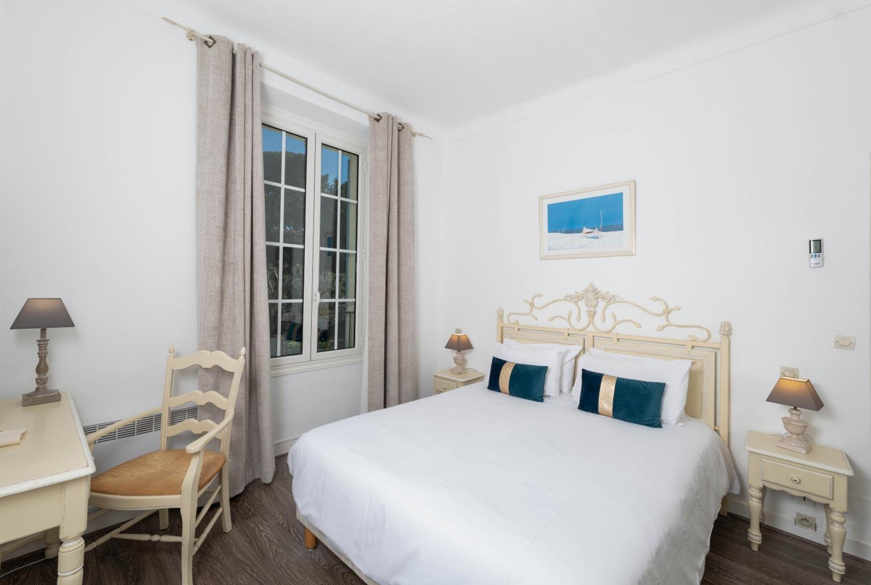 Large Superior Double Room  - Photo 4