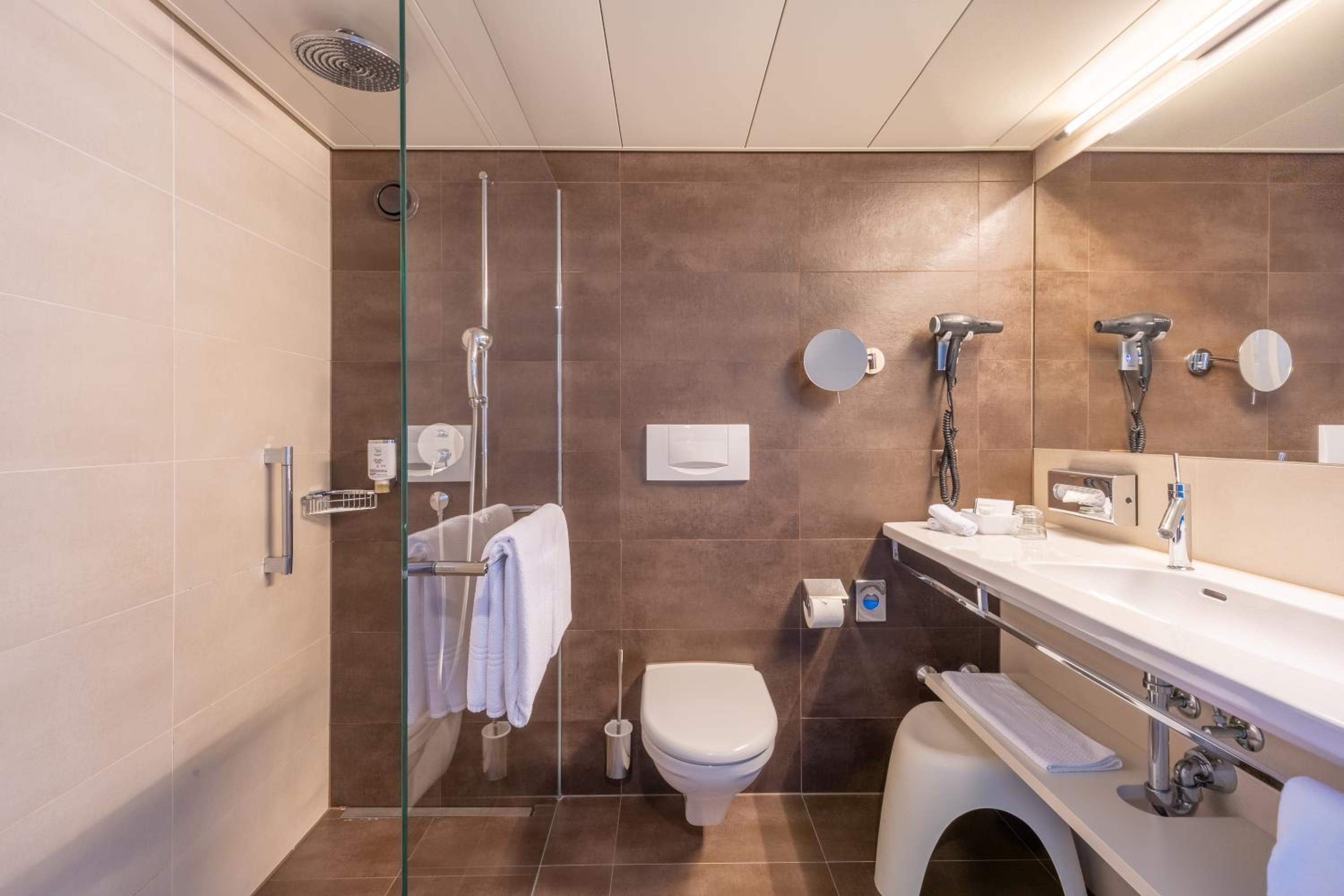 DESIGN  Twin Room - Photo 4