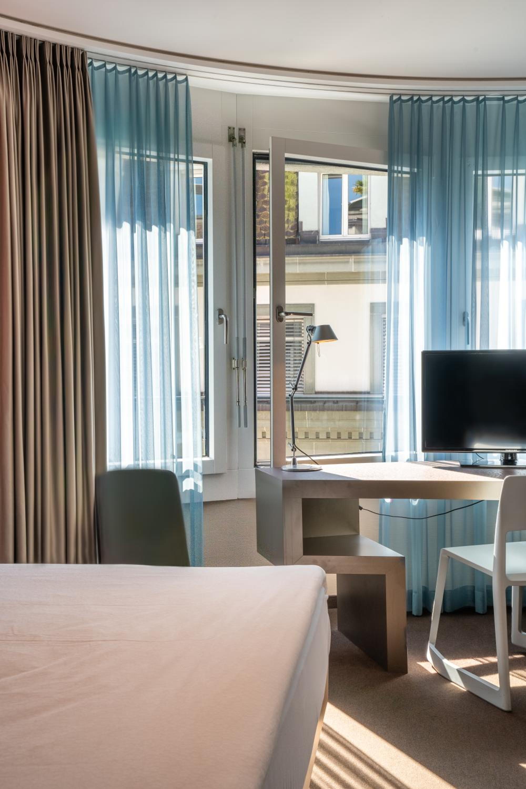 DESIGN  Twin Room - Photo 2