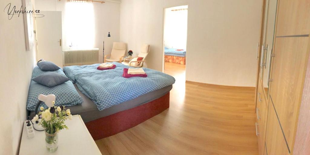 Three-Bedroom Apartment photo 2