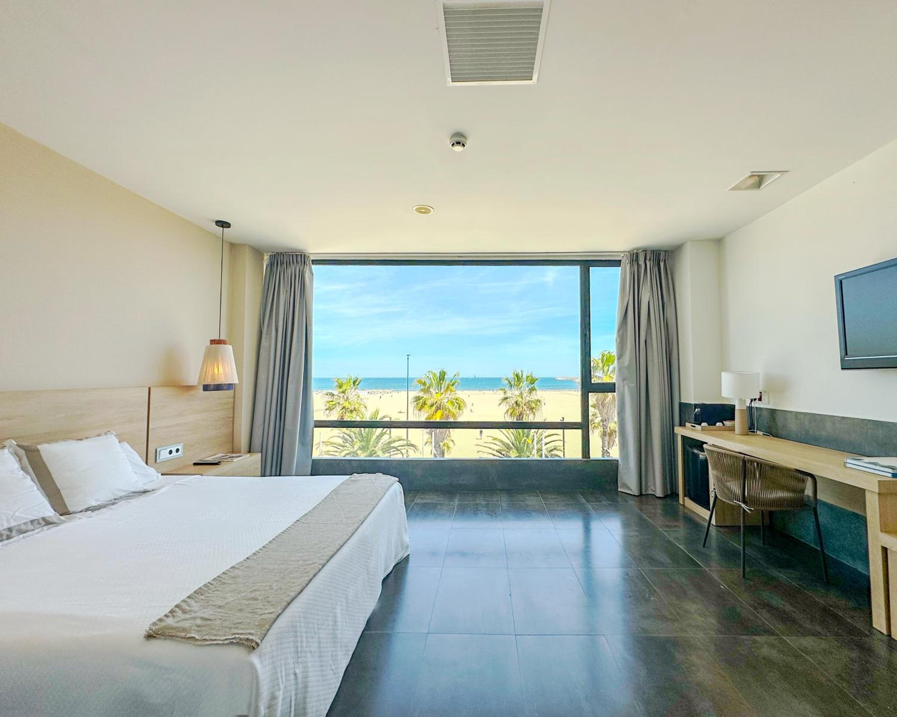 Suite with Sea Views - Photo 1