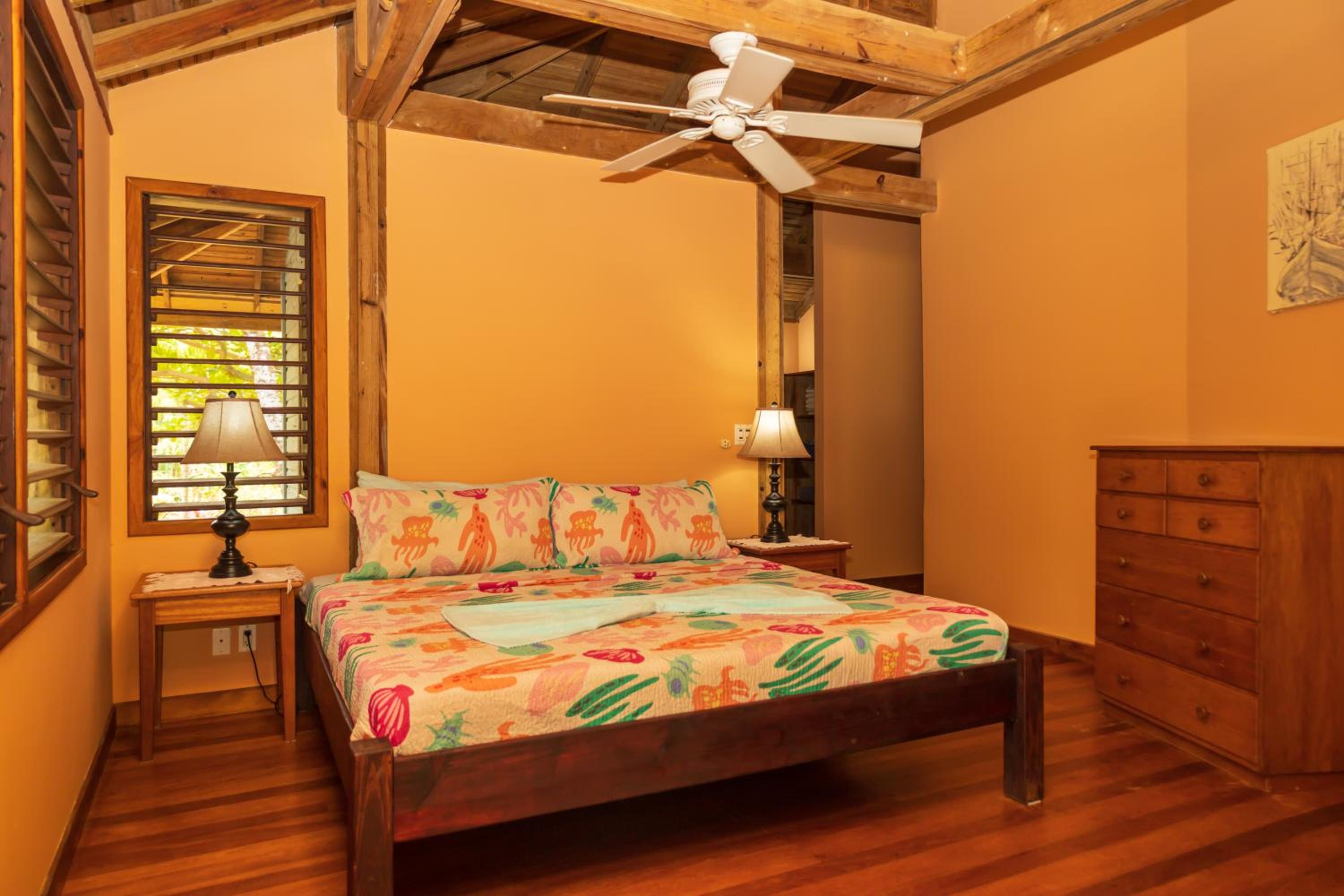 Three-Bedroom House photo 3