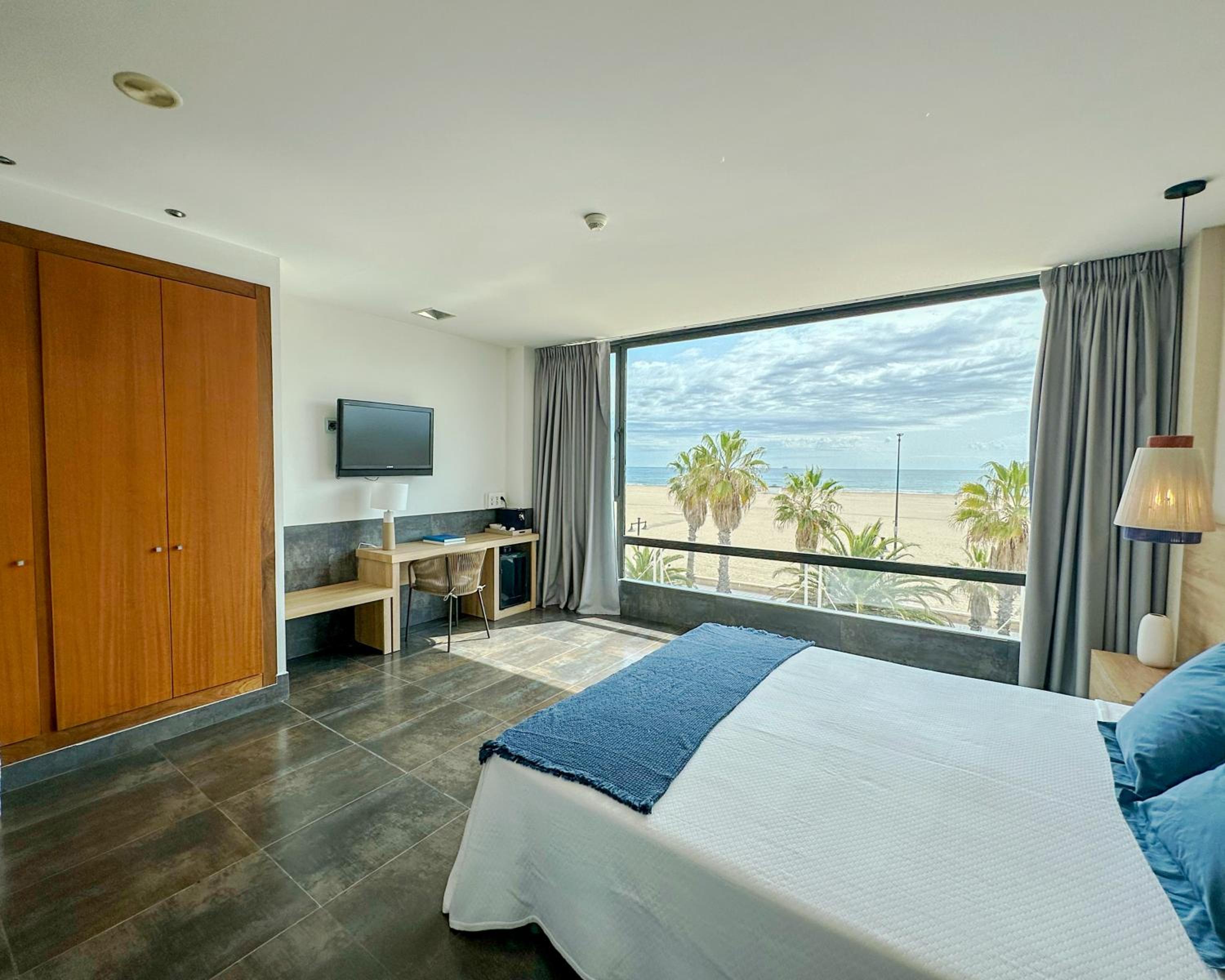 Suite with Sea Views - Photo 6
