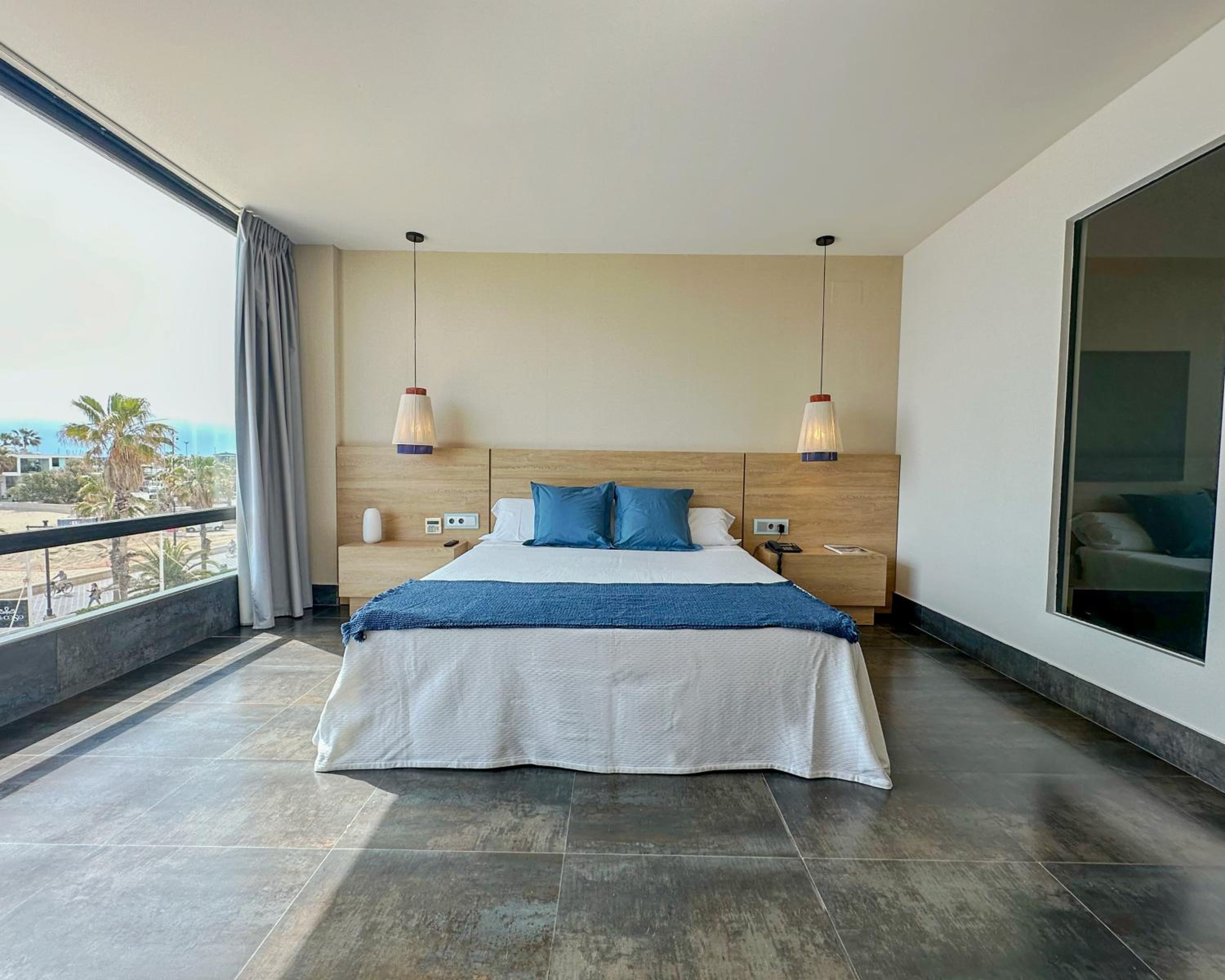 Suite with Sea Views - Photo 7