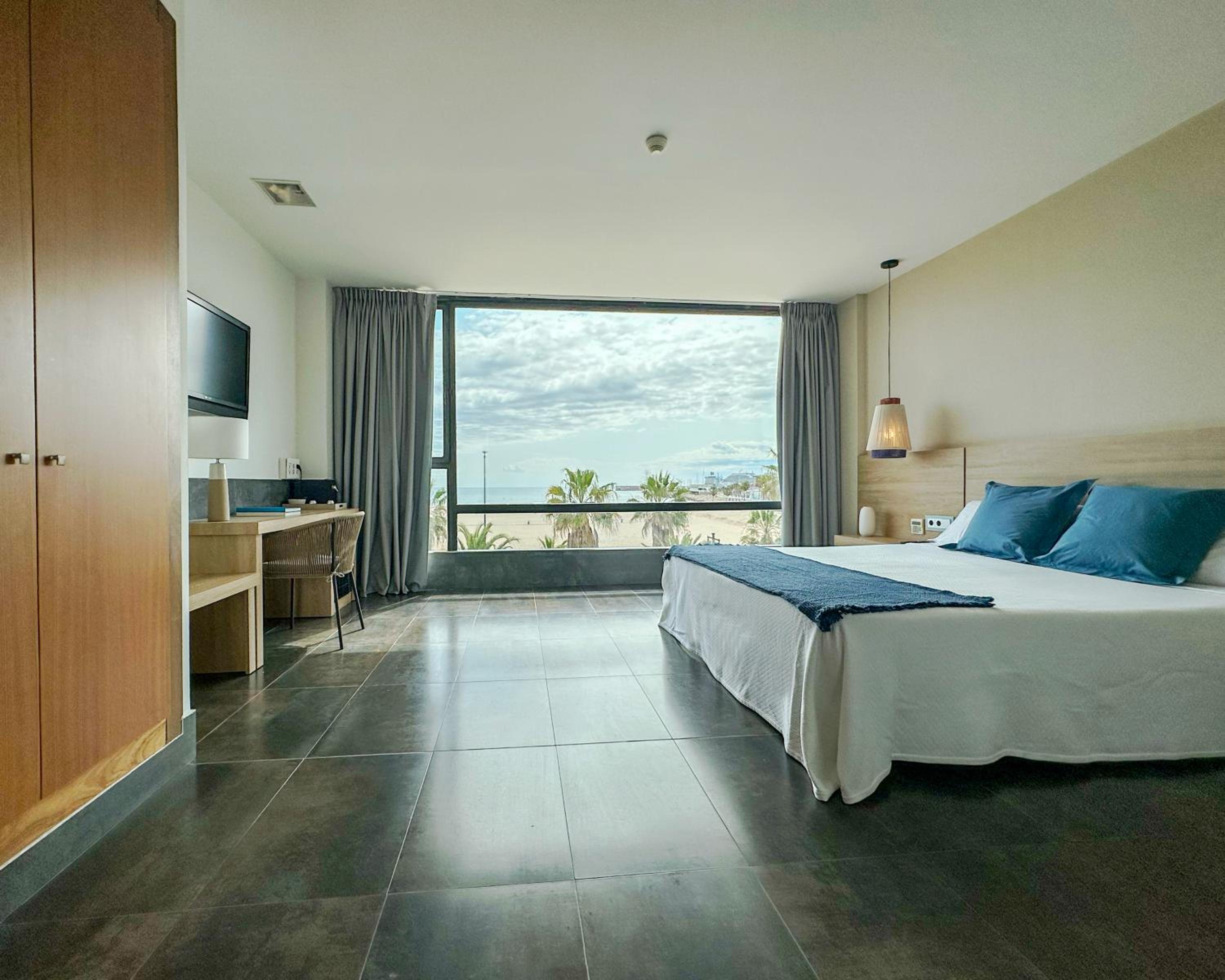 Suite with Sea Views - Photo 8