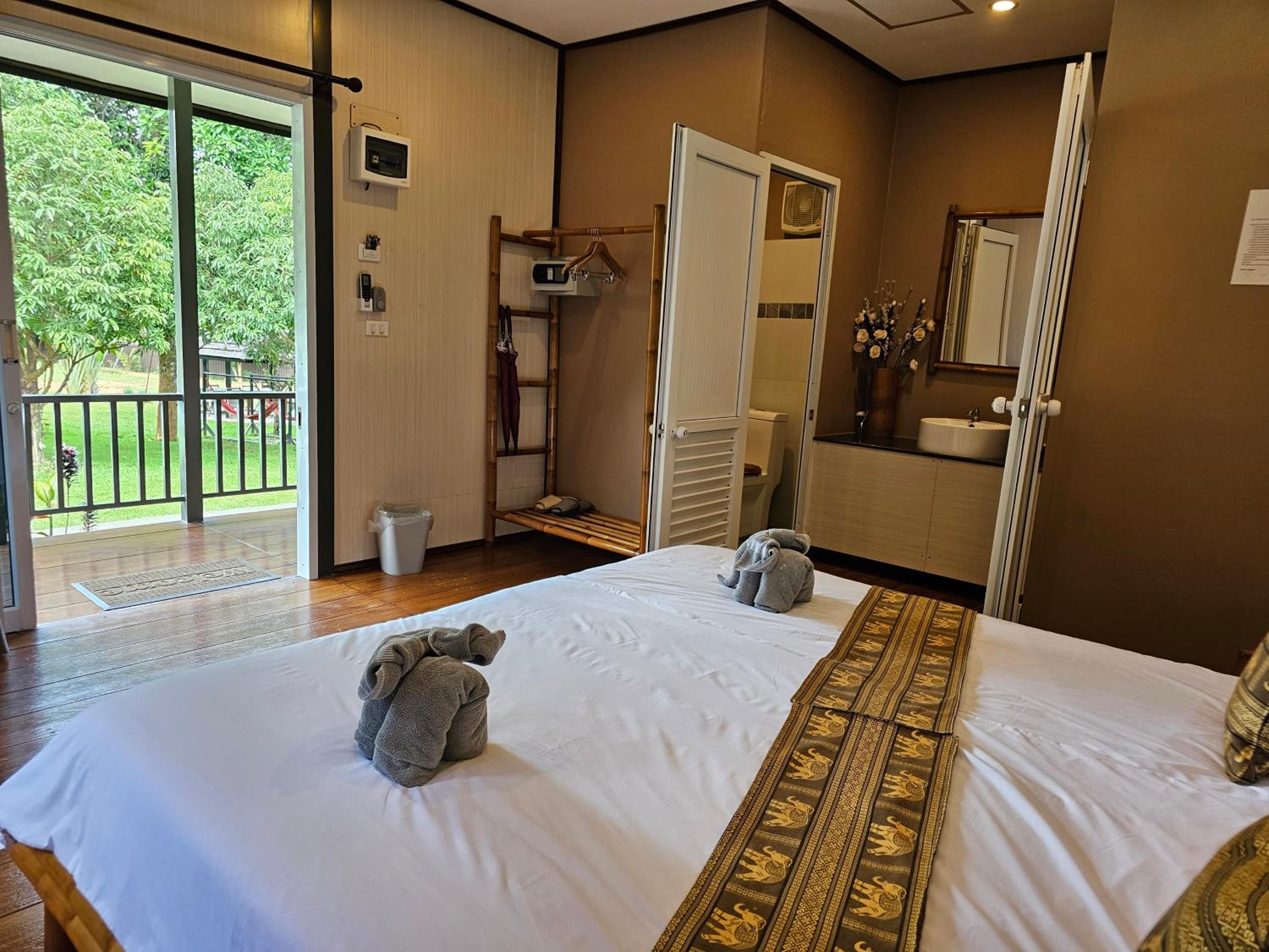 Double or Twin Bungalow with Mountain View