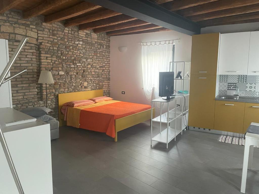 Studio Apartment photo 1