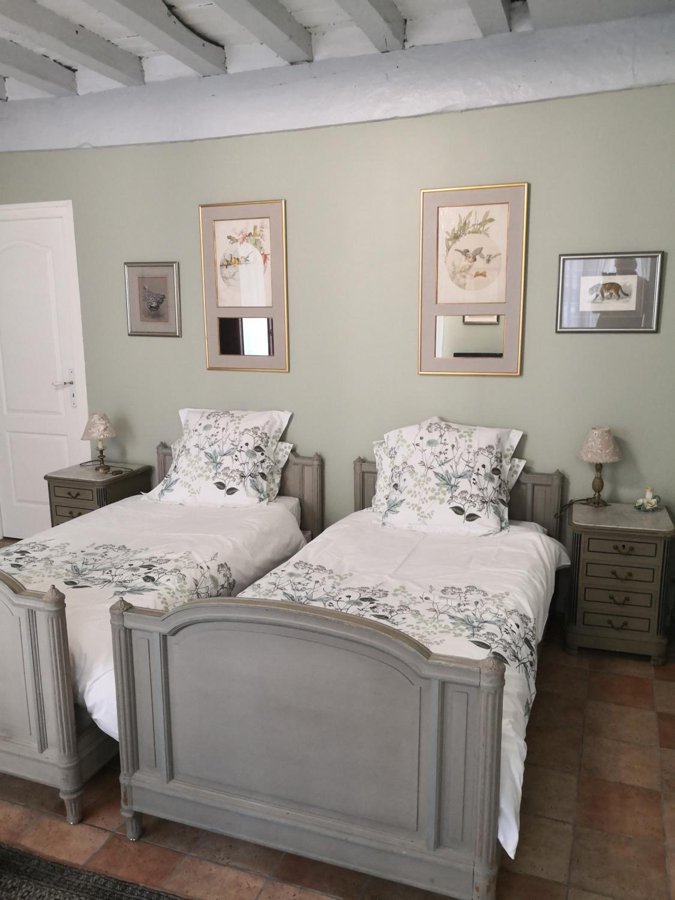 Twin Room - Photo 9