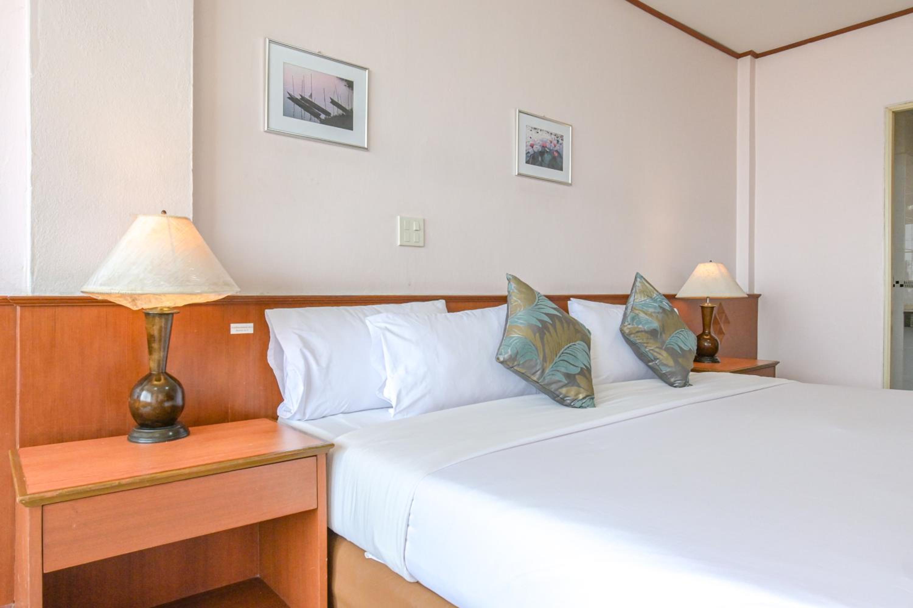 Deluxe Double or Twin Room