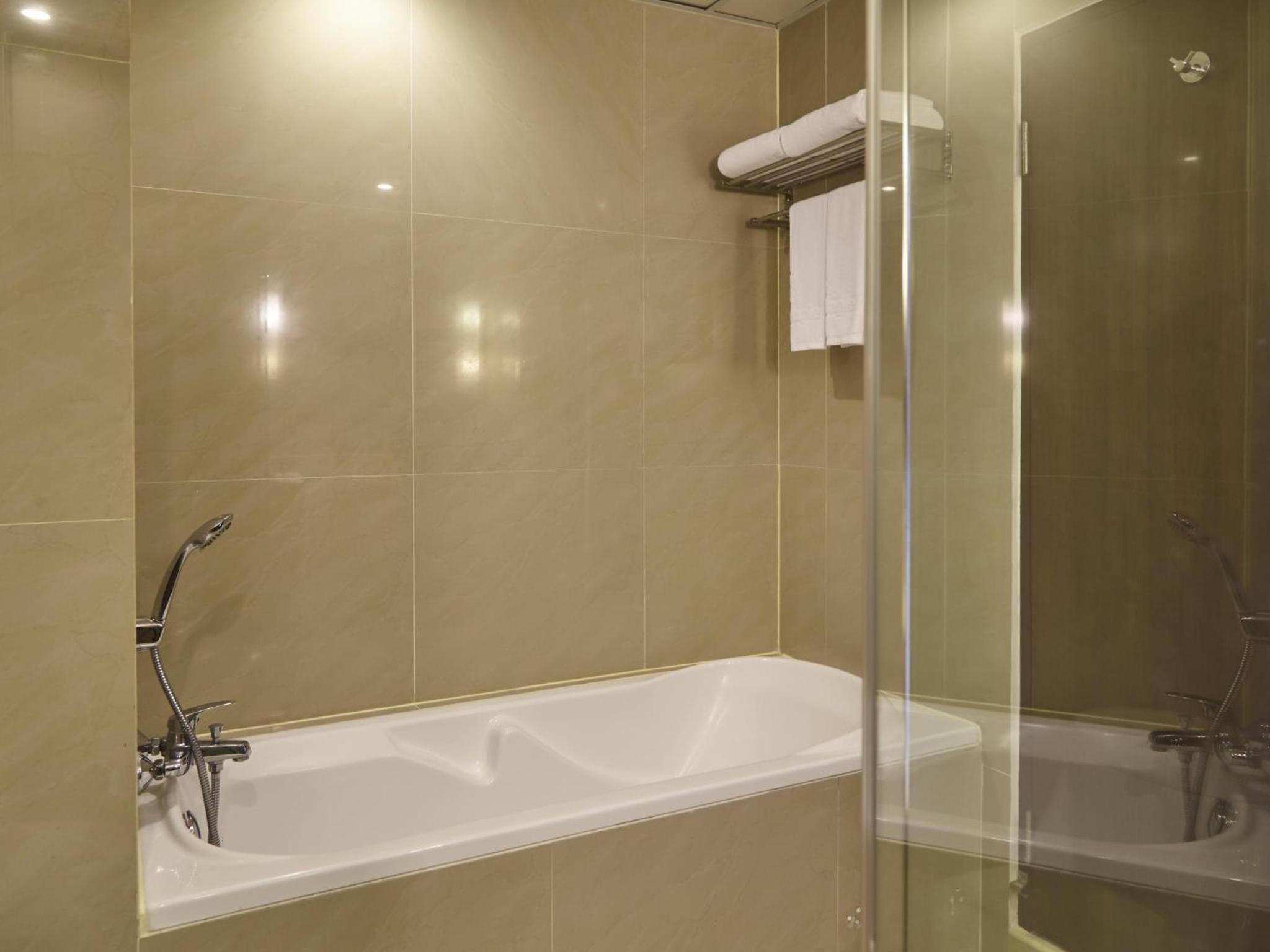 Deluxe suite photo 3