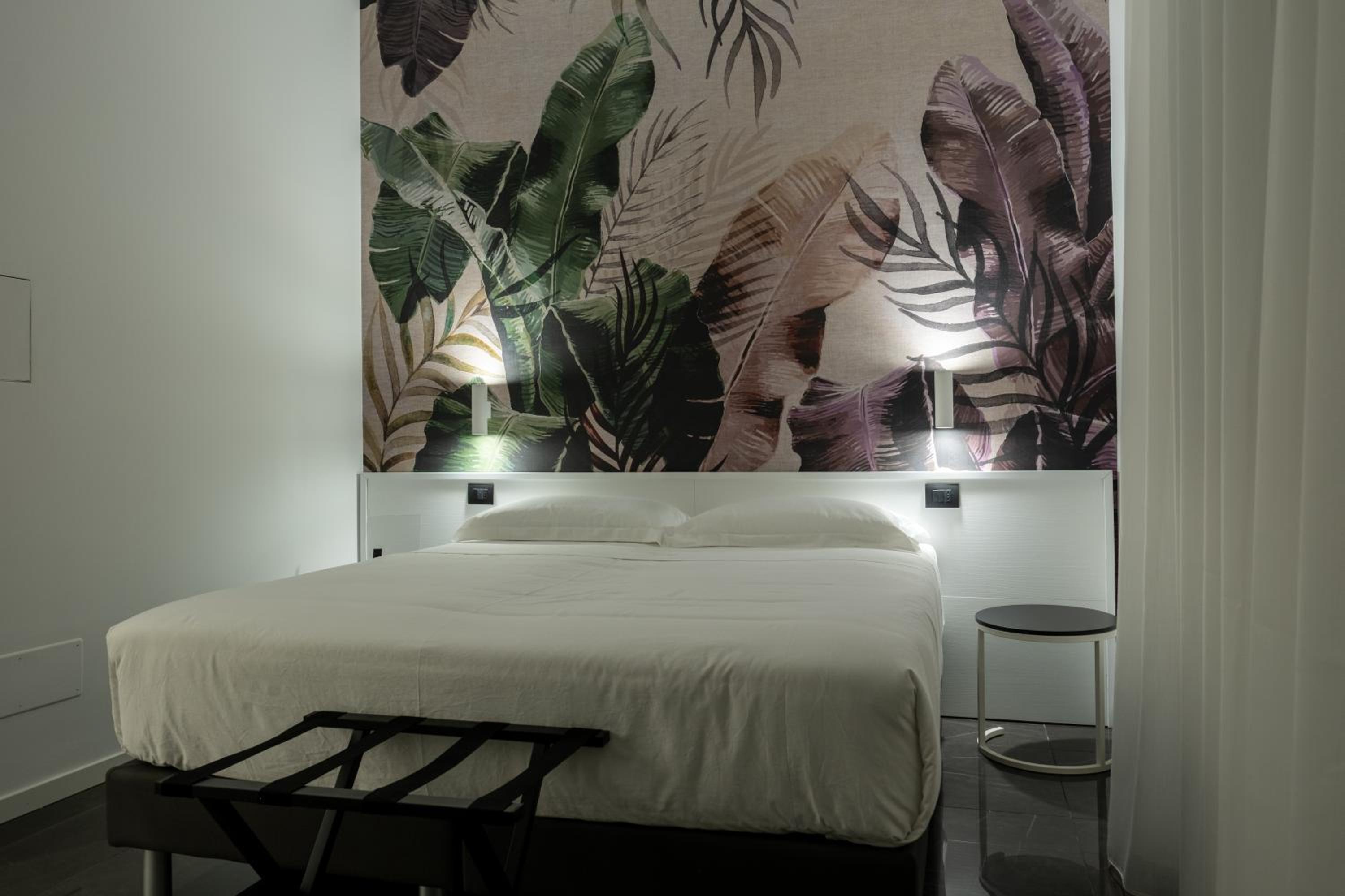 Double or Twin Room with Private Bathroom - Photo 5