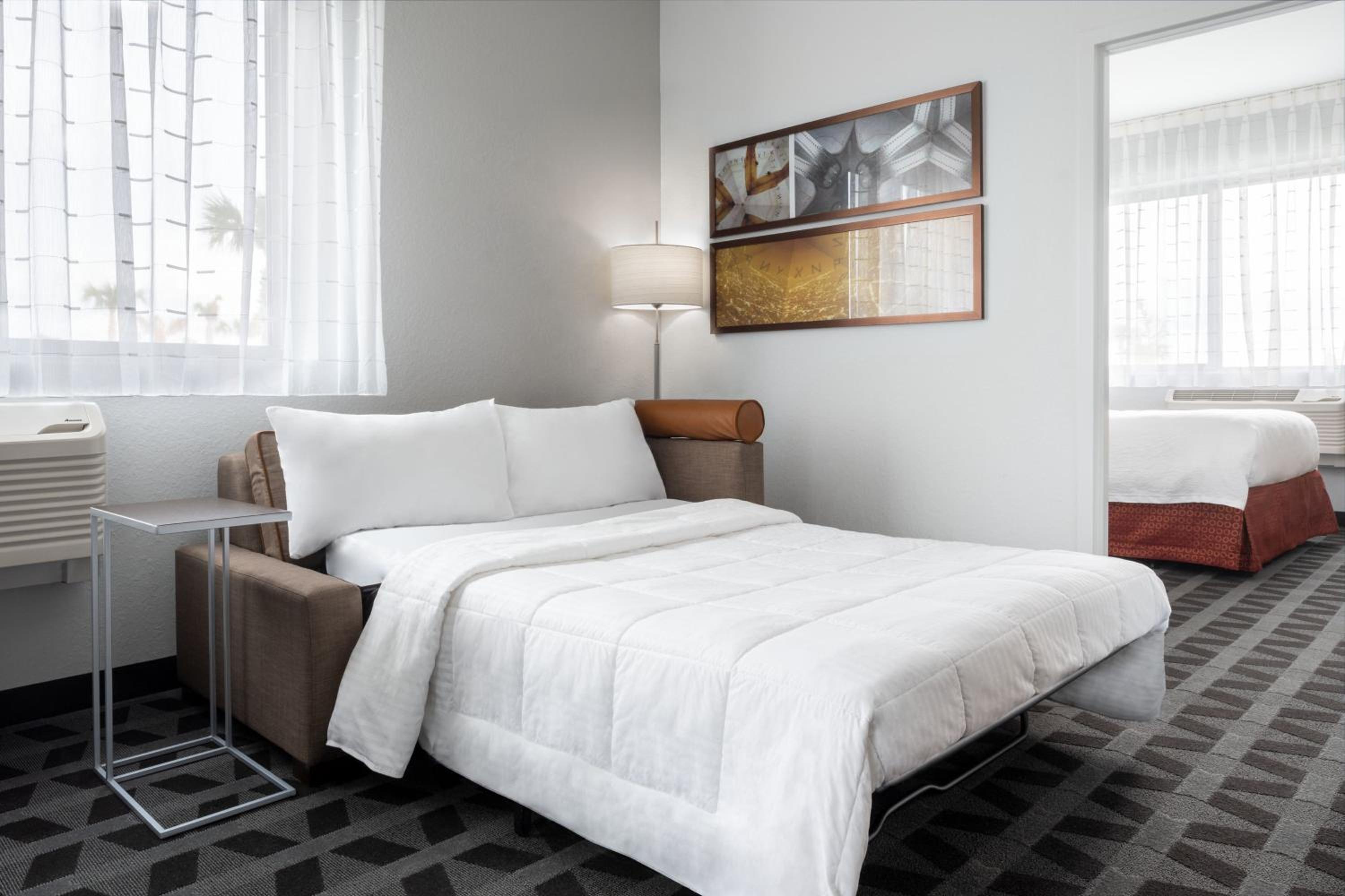 One-Bedroom Queen Suite with Sofa Bed - Photo 2