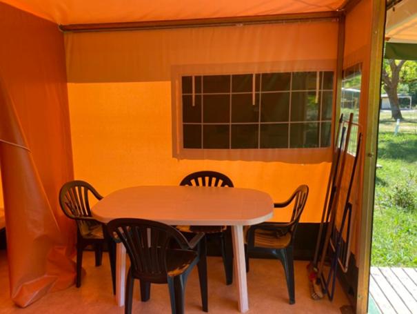 Two-Bedroom Bungalow - Photo 4