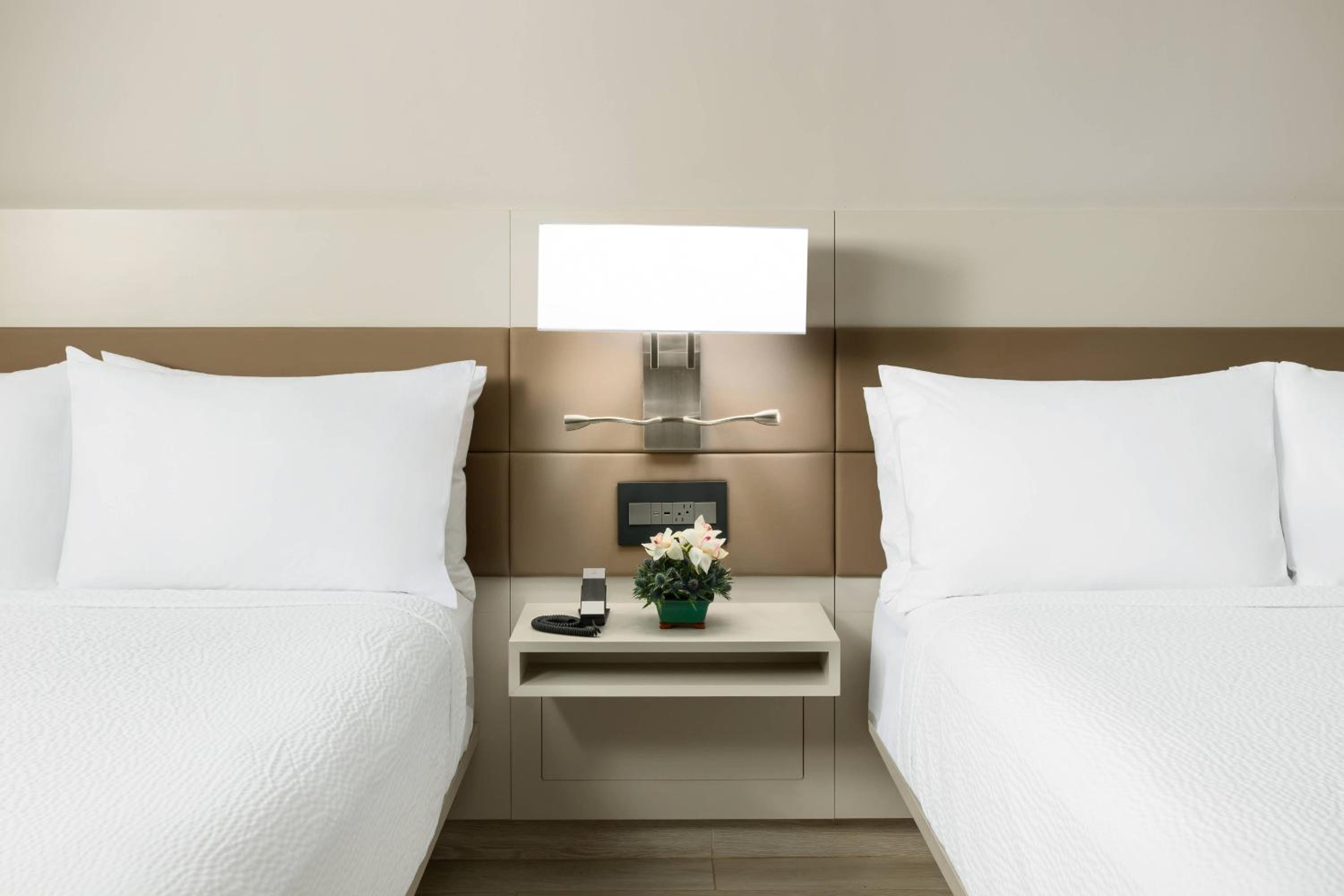 Two Queen Beds with Balcony - Photo 6