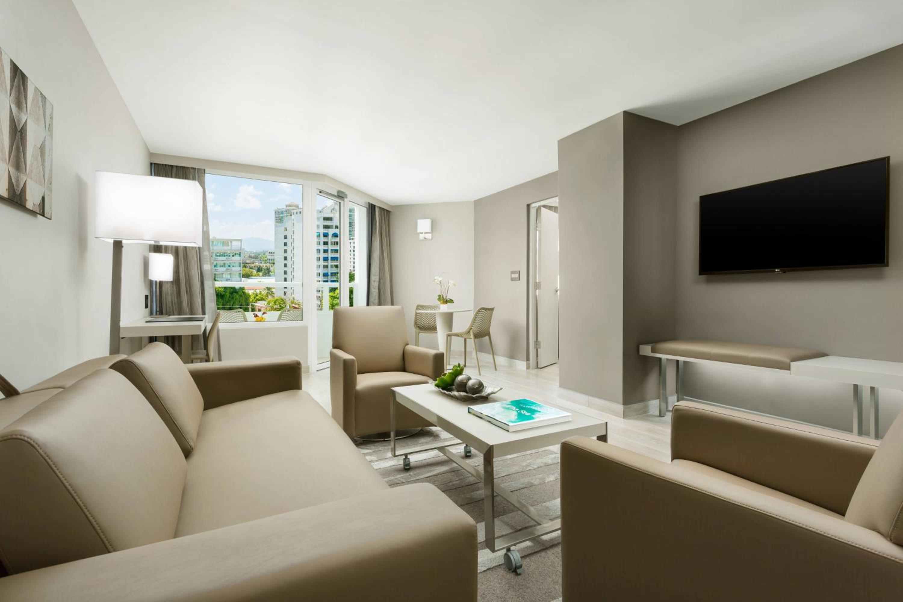 One-Bedroom King Suite with Sofa Bed and Balcony - Photo 2