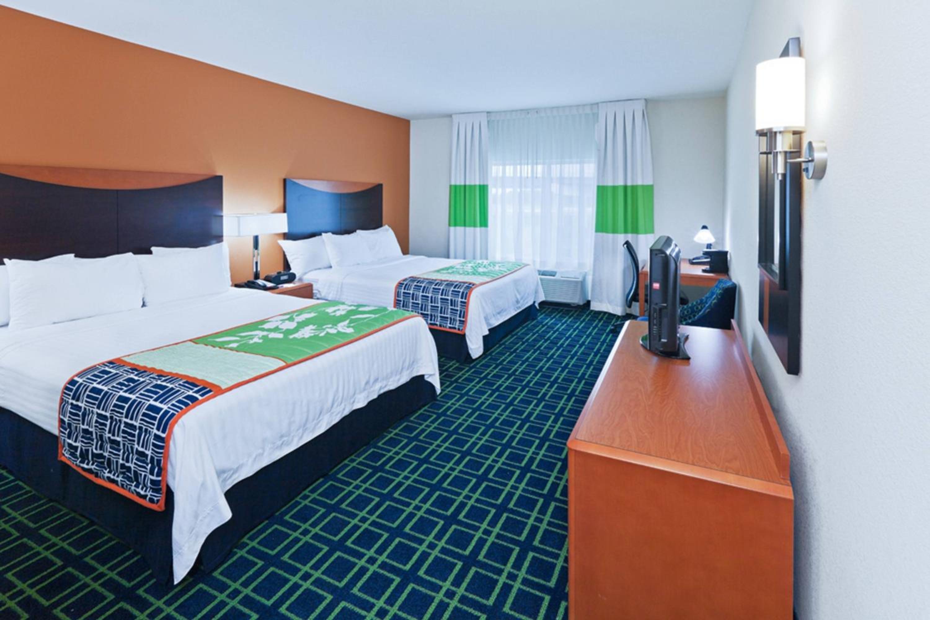 Queen Room with Two Queen Beds - Photo 1