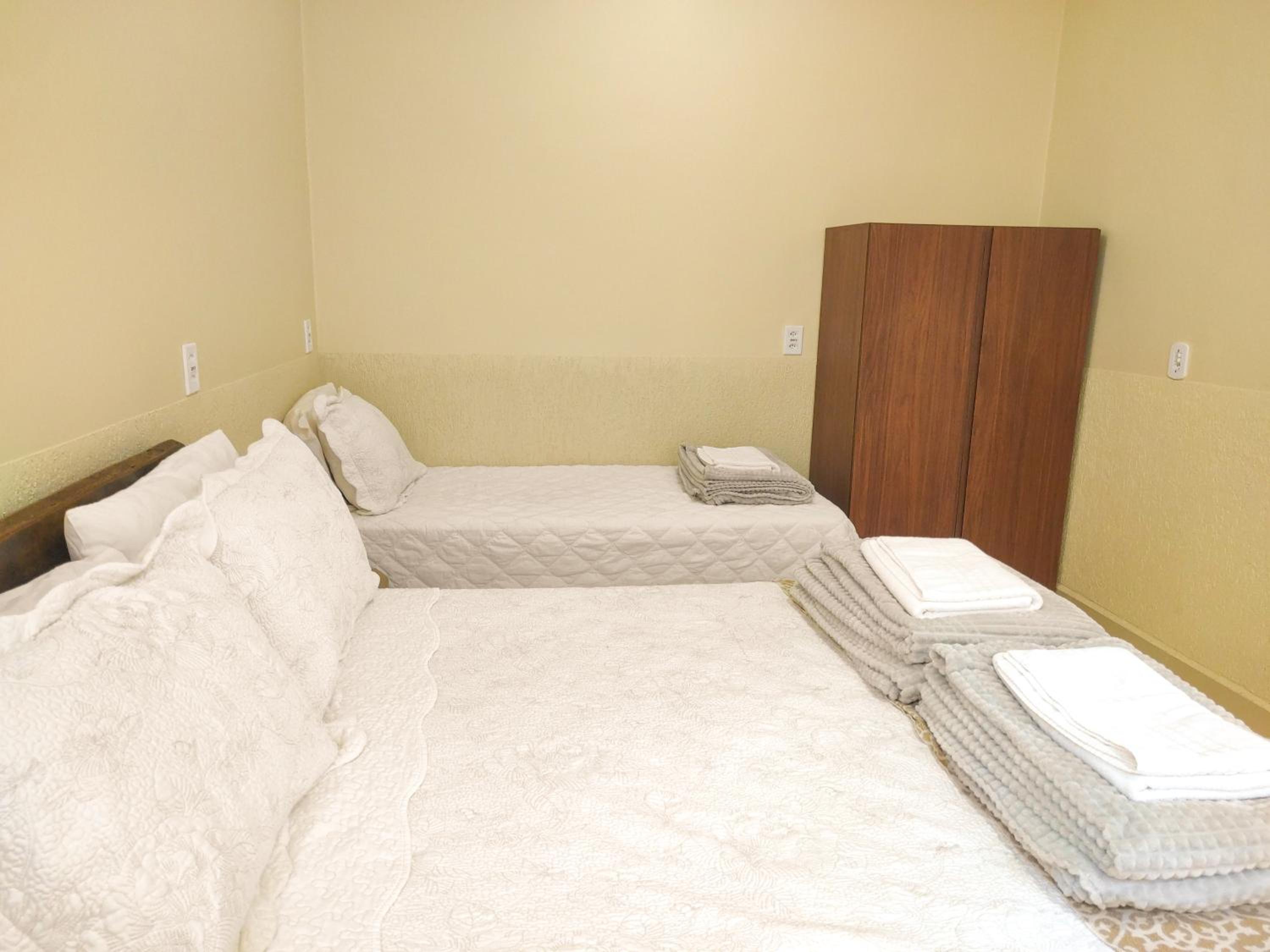 Seven-Bedroom House photo 1