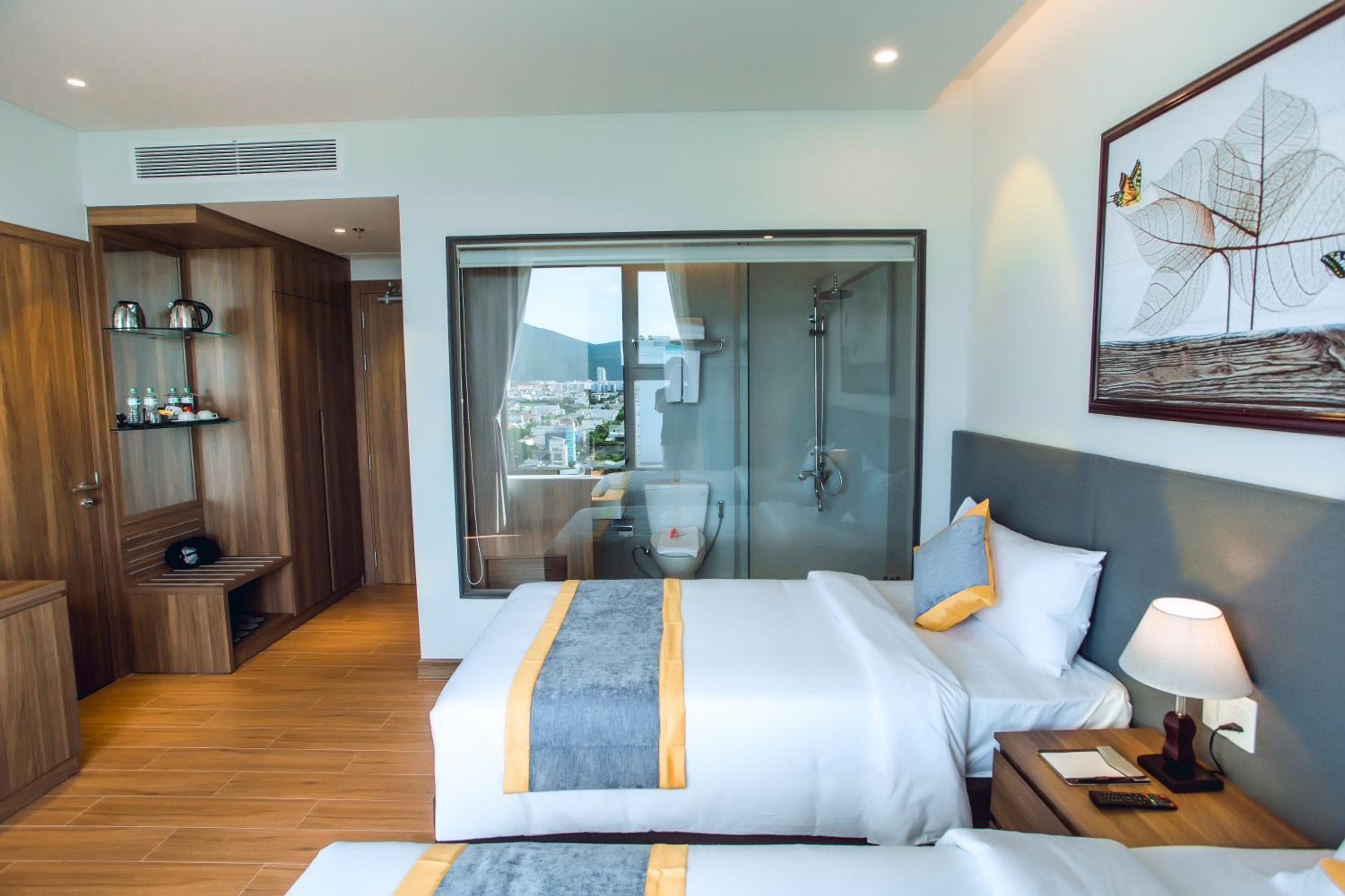 Superior Twin Room with Partial River View