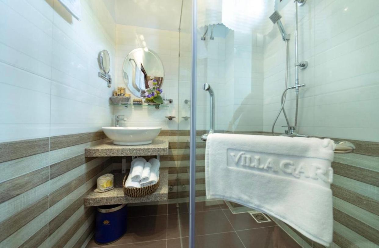 Villa with Private Pool - Photo 31