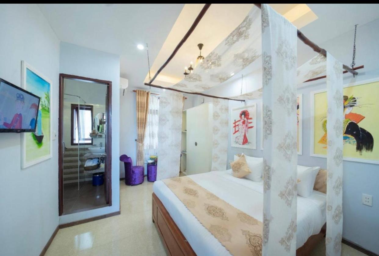 Villa with Private Pool - Photo 32