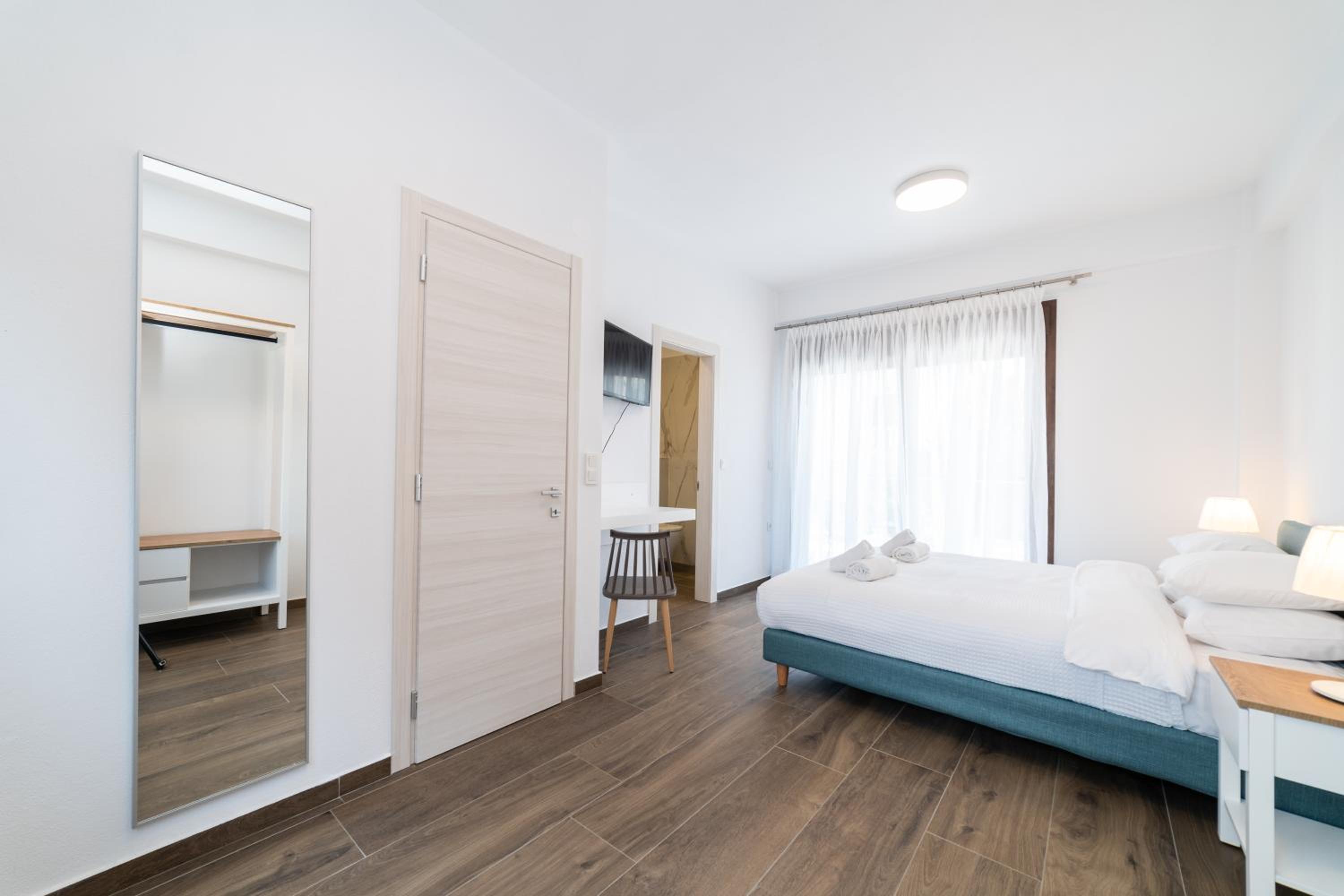 Two-Bedroom Villa - Photo 8