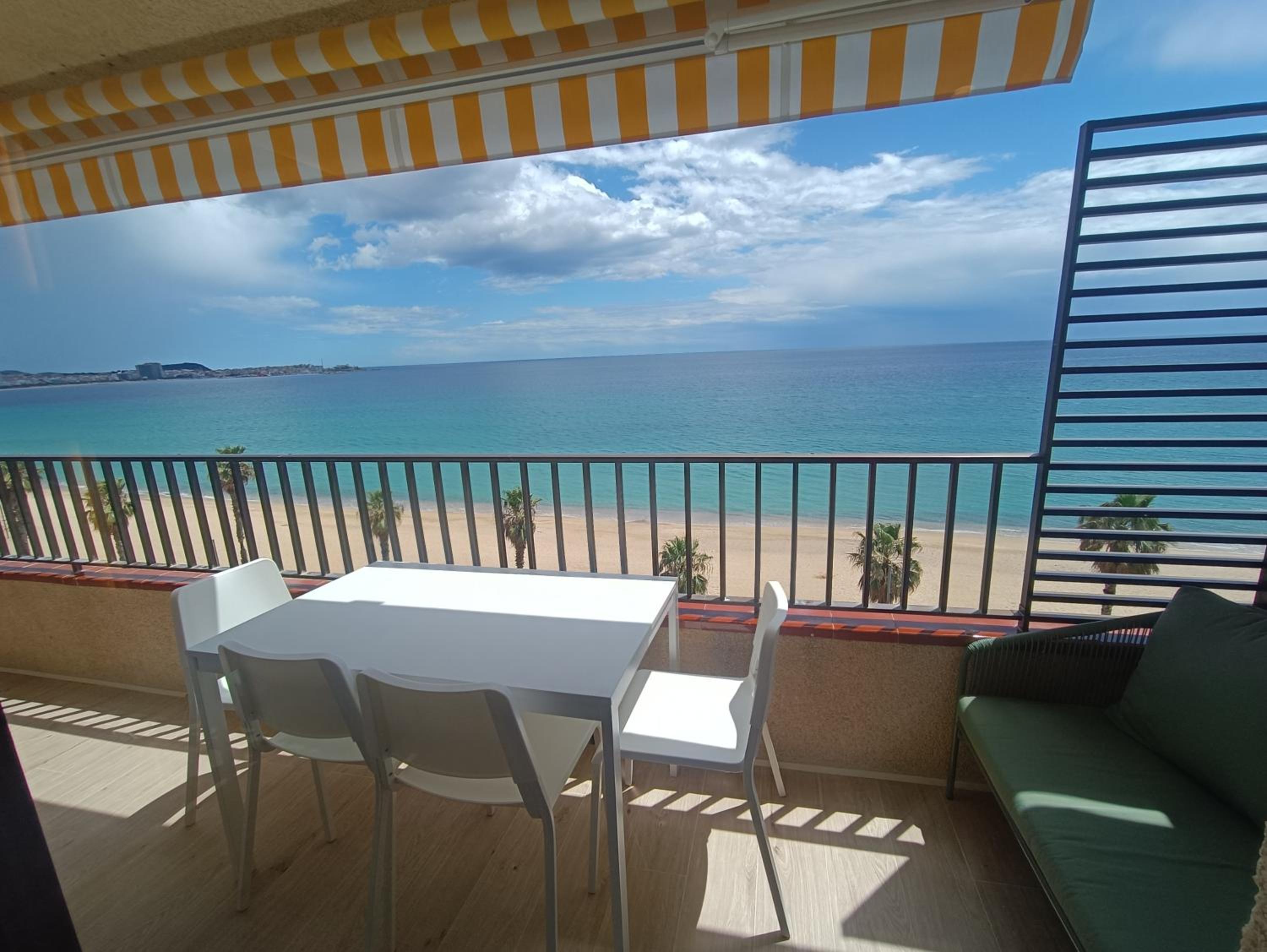 Superior Two-Bedroom Apartment with Seaview photo 2