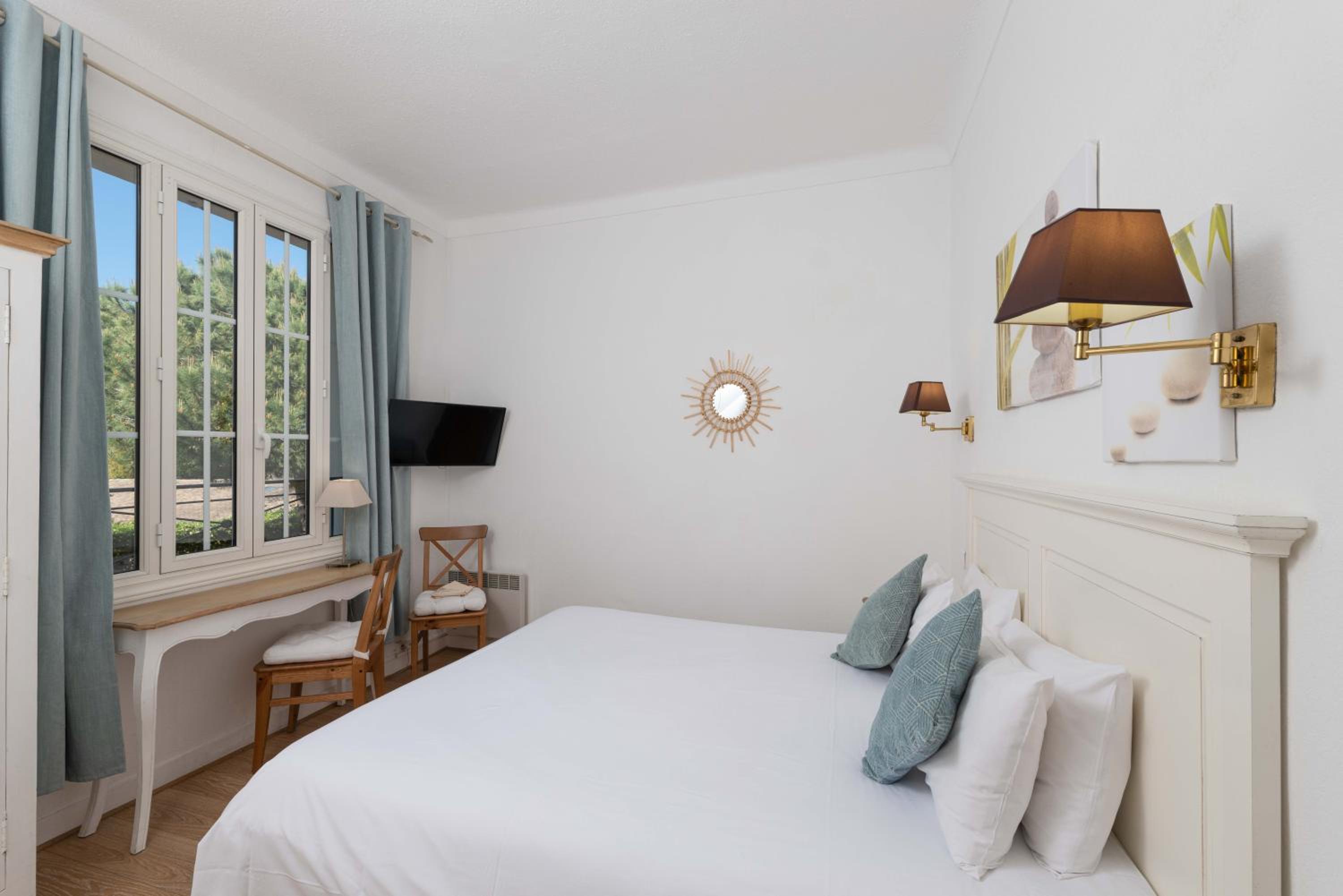 Small Standard Double Room - Photo 1