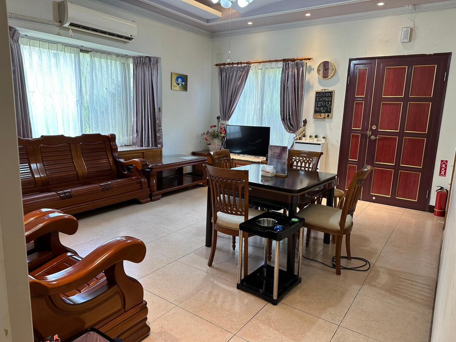 One-Bedroom House photo 1