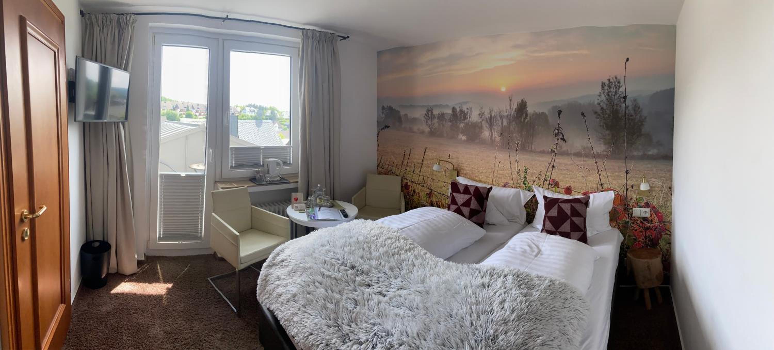Budget Double Room - Teils im Nebengebäude (dogs allowed) photo 2