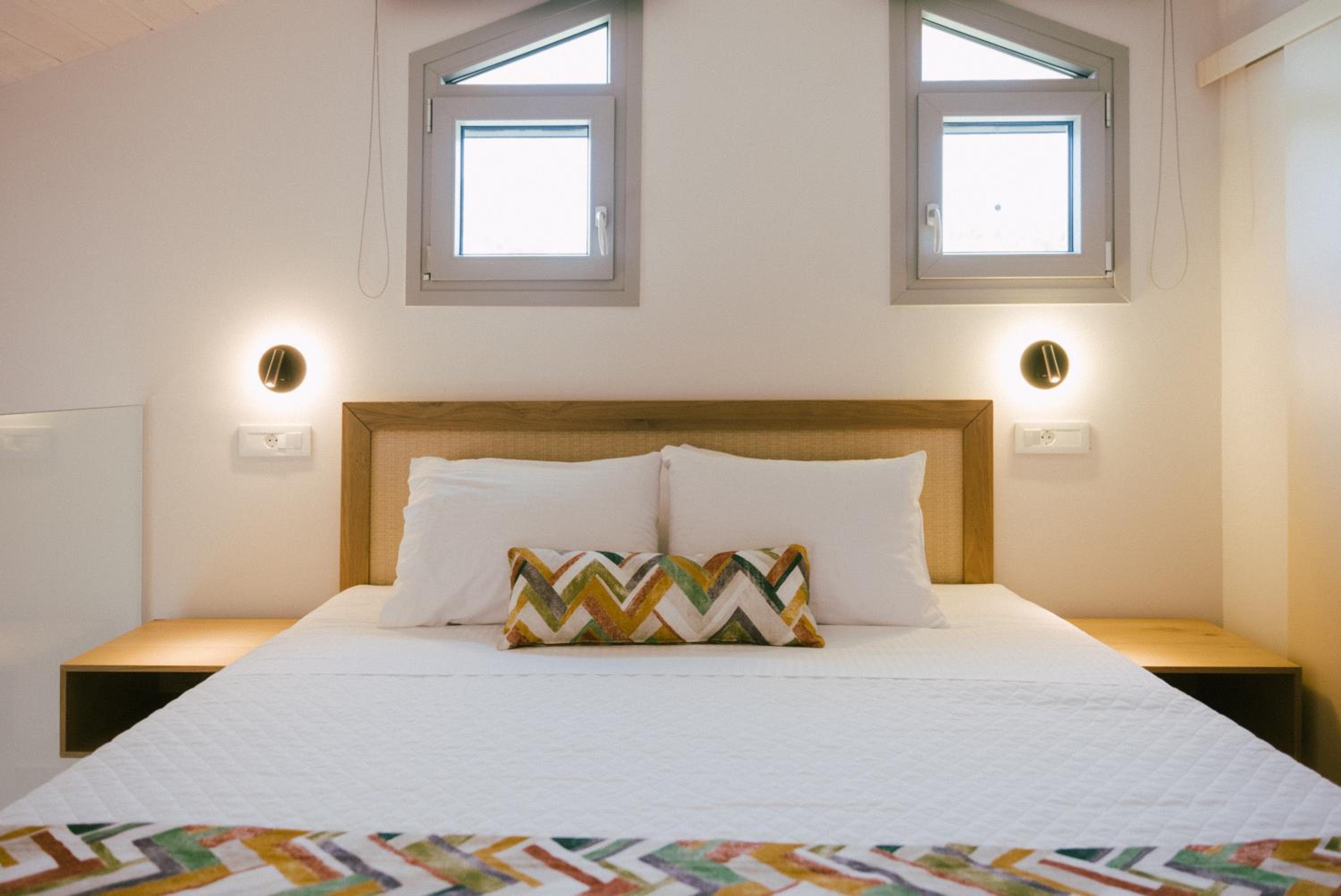 Deluxe Double Room with Balcony and Sea View