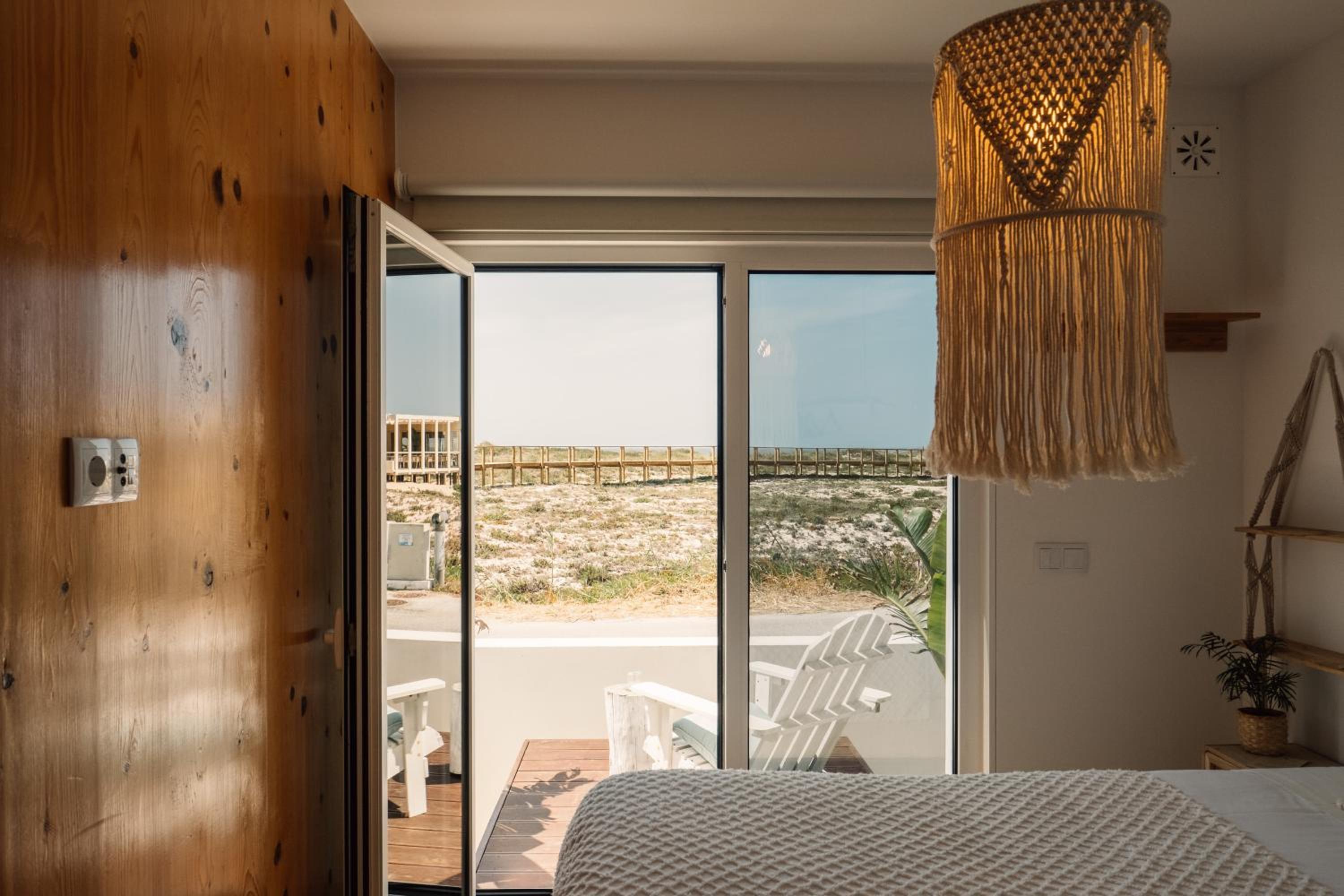 Standard Double or Twin Room with Sea View - Photo 4