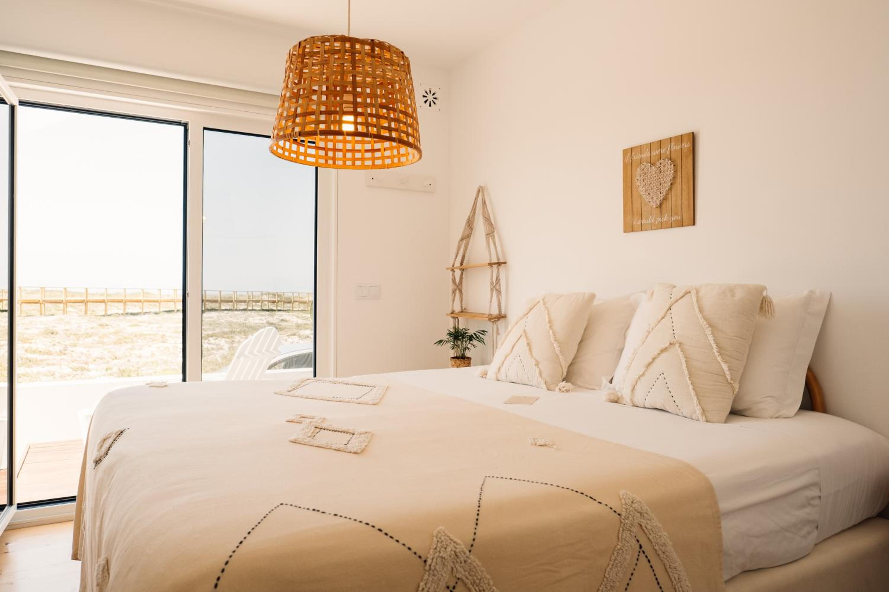 Standard Double or Twin Room with Sea View - Photo 1