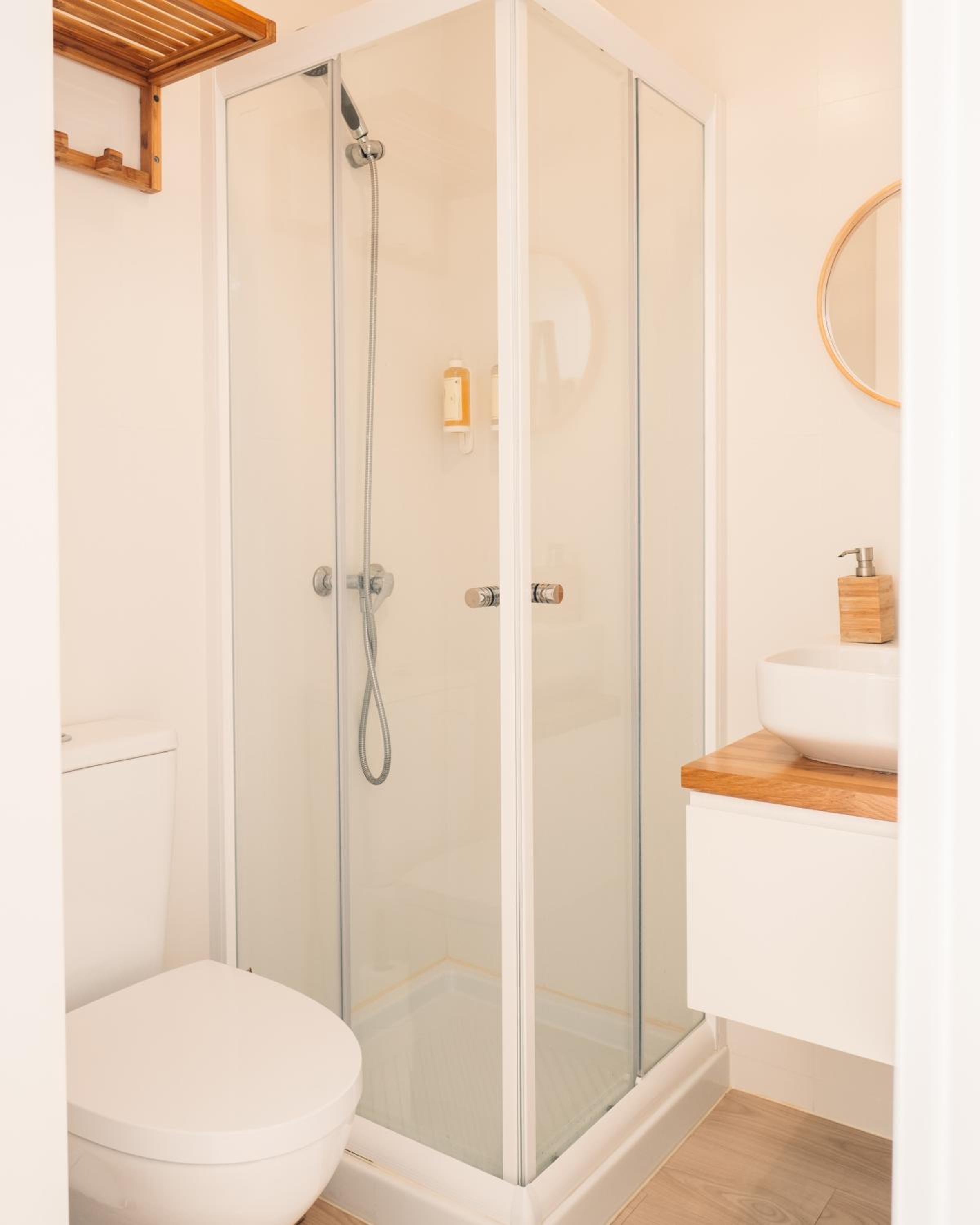 Standard Double or Twin Room with Sea View - Photo 3